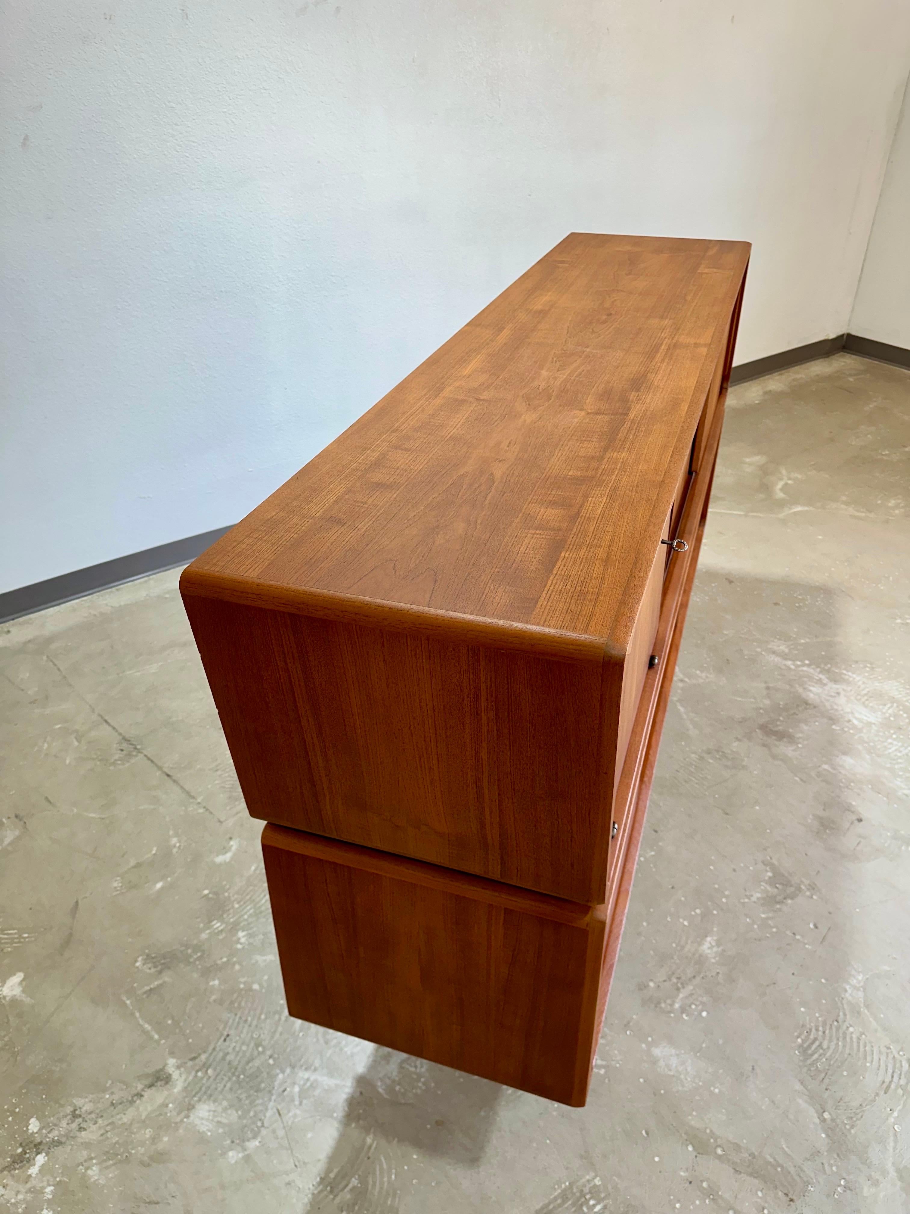 Mid Century Modern Danish Teak Atomic Sideboard Bar Cabinet c.1950’s, Refinished 10