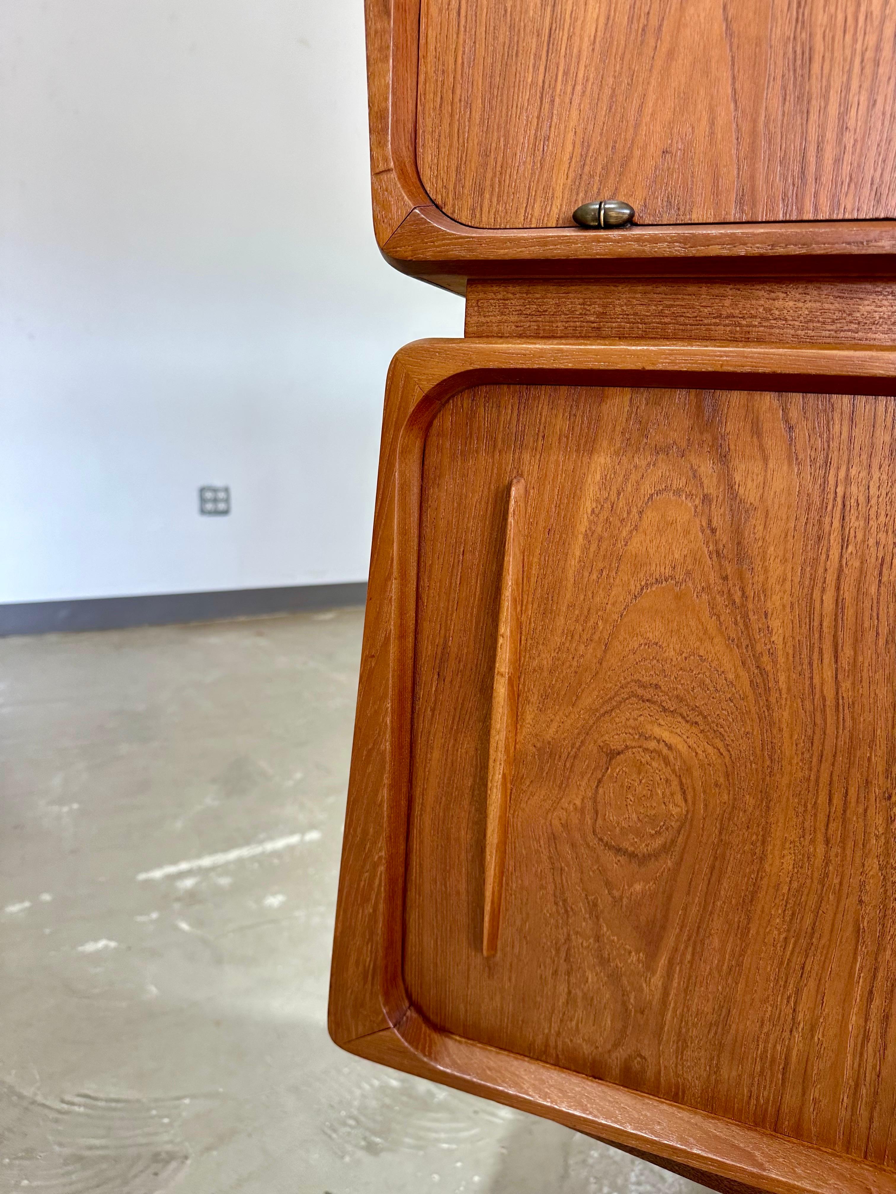 Mid Century Modern Danish Teak Atomic Sideboard Bar Cabinet c.1950’s, Refinished 12