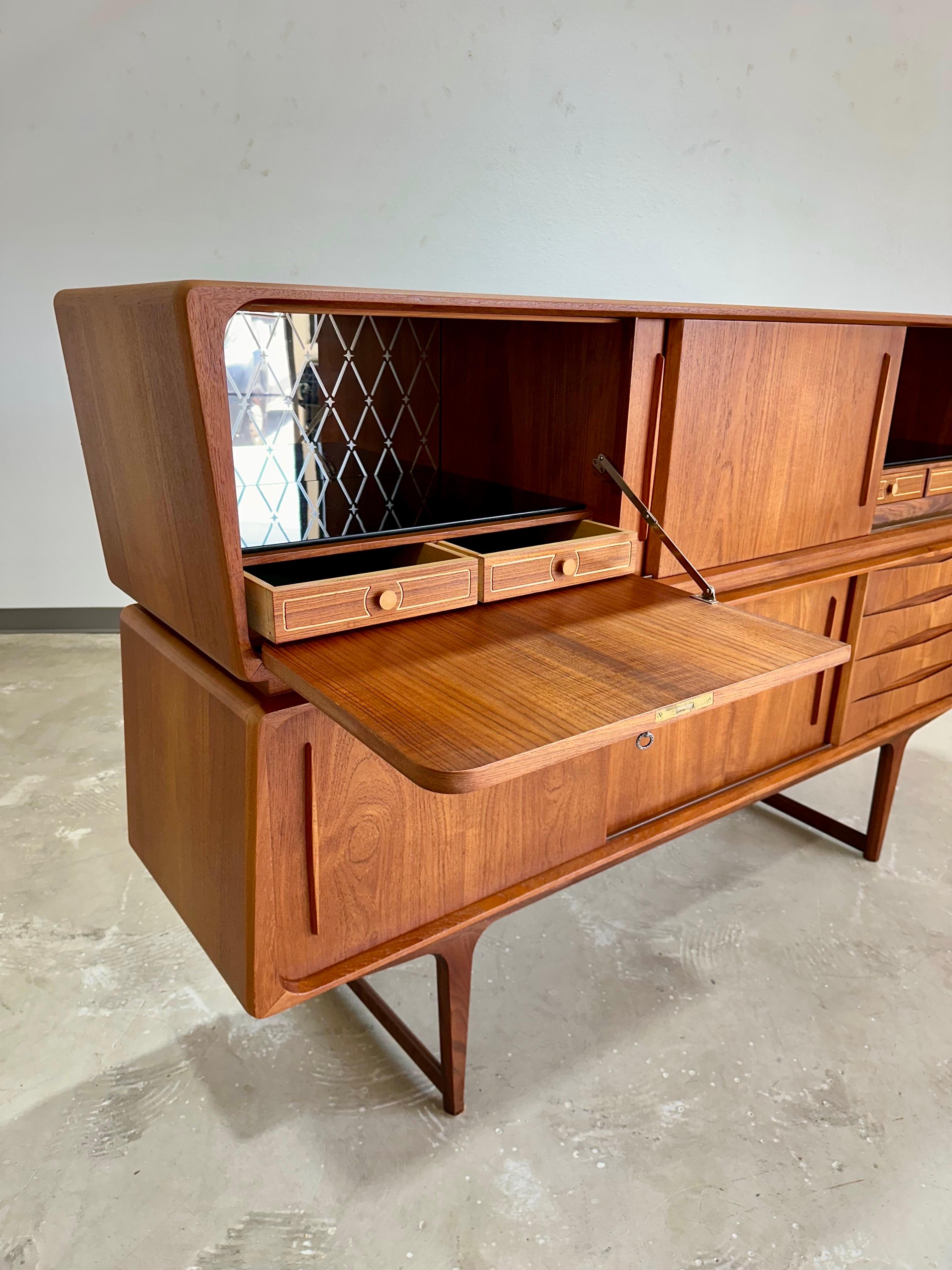 20th Century Mid Century Modern Danish Teak Atomic Sideboard Bar Cabinet c.1950’s, Refinished