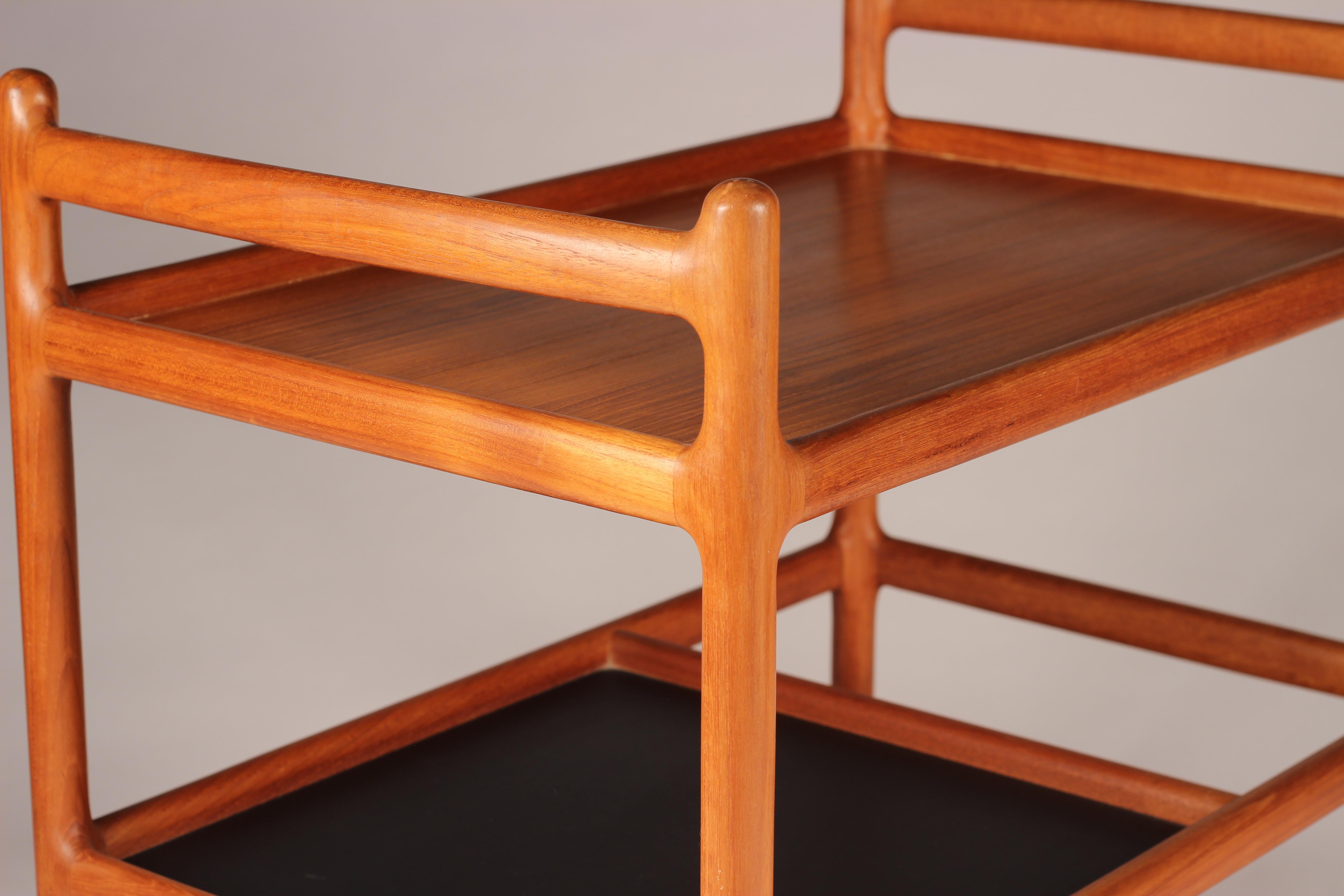 Scandinavian Modern Danish Teak Bar Cart by Johannes Andersen for Silkeborg In Good Condition In London, GB