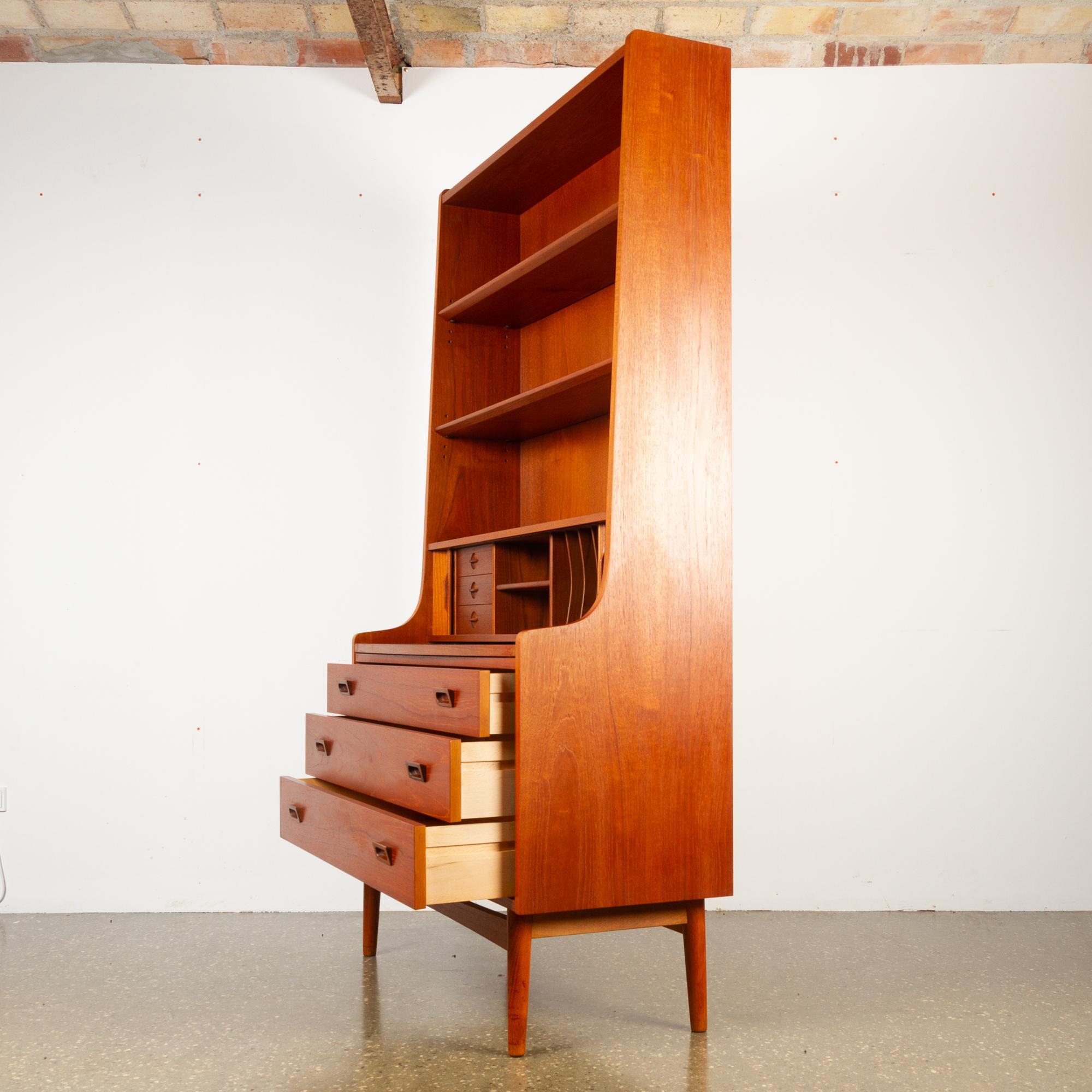 Mid-Century Modern Danish Teak Bookcase, 1960s 10