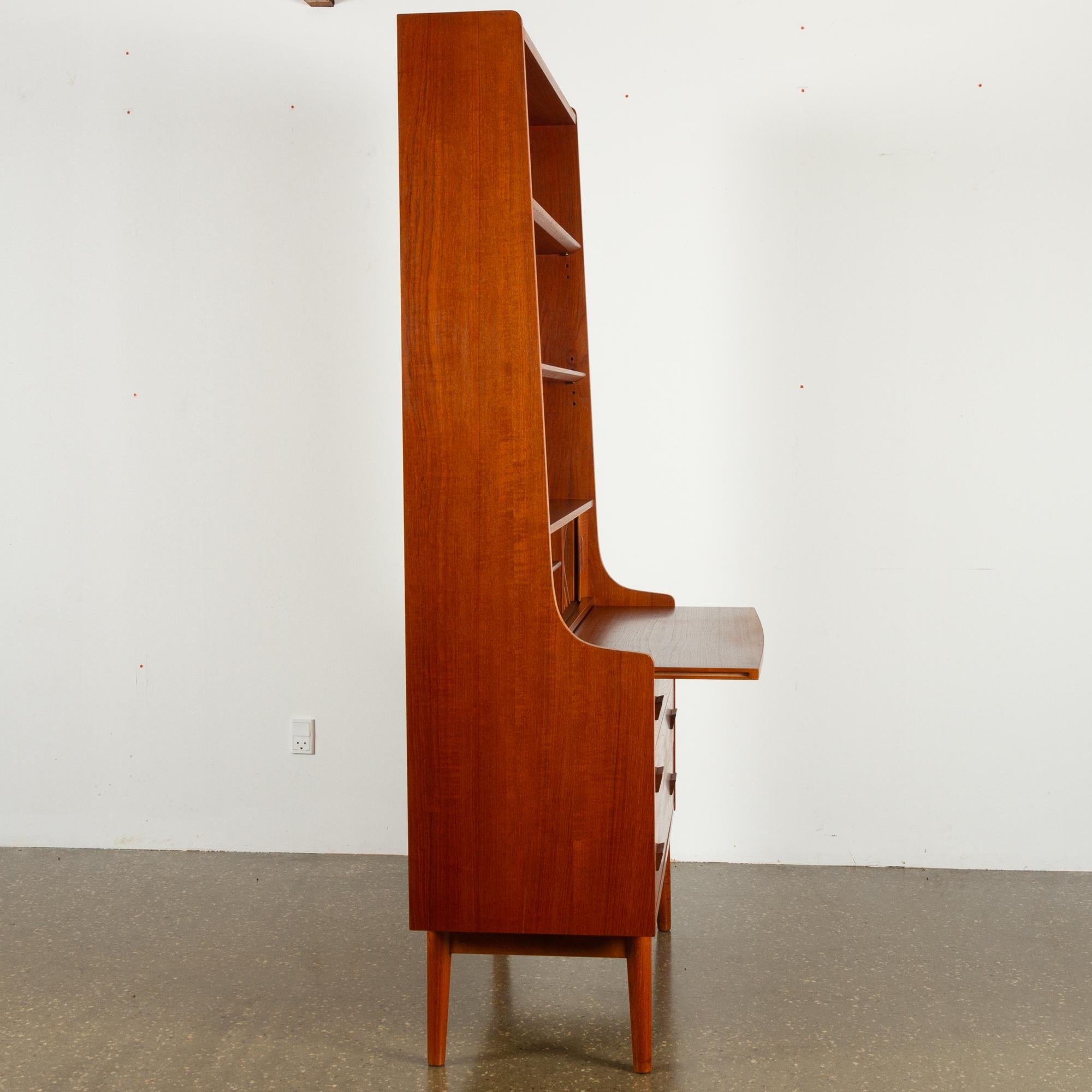 Mid-20th Century Mid-Century Modern Danish Teak Bookcase, 1960s