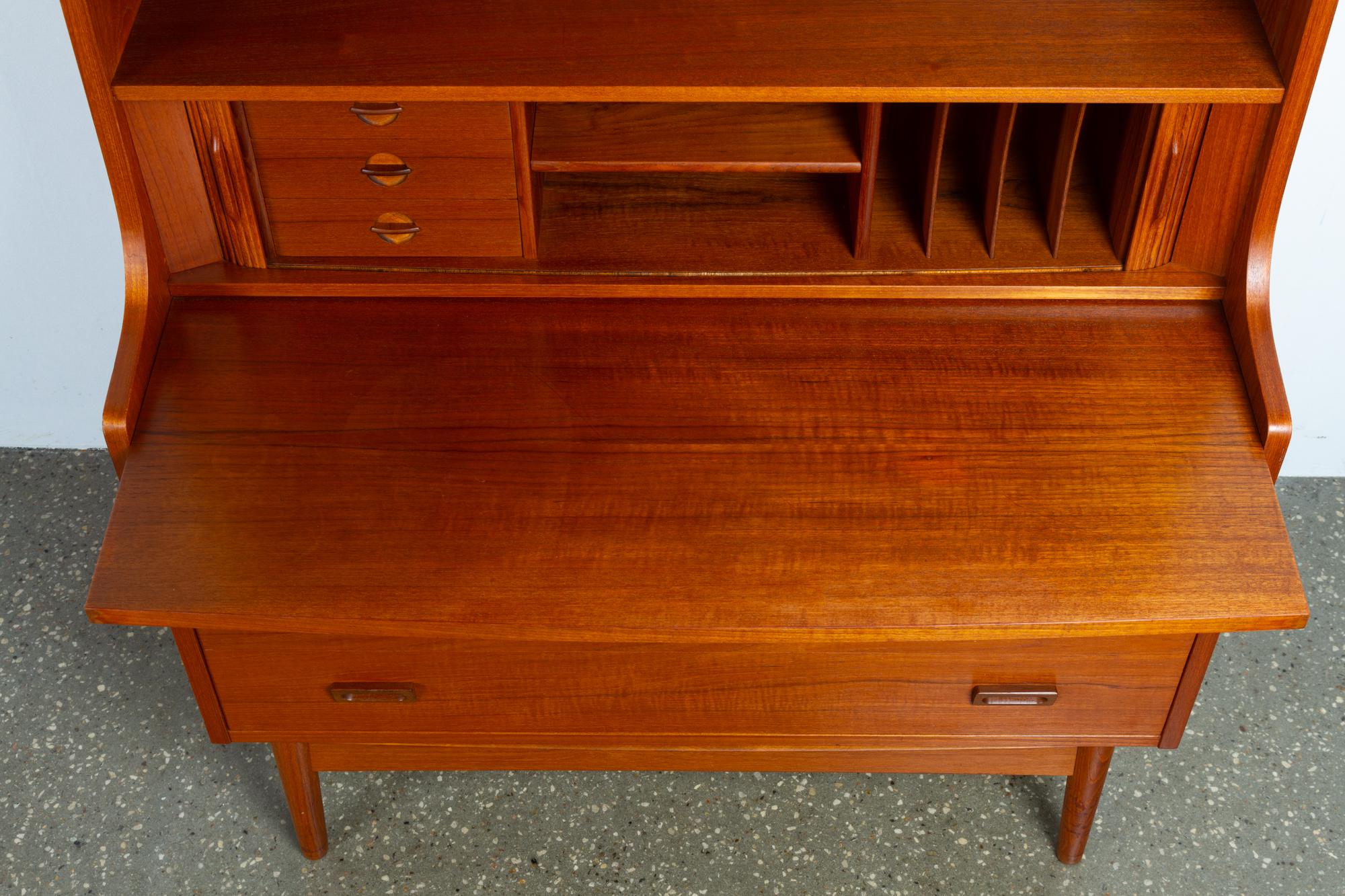 Mid-Century Modern Danish Teak Bookcase, 1960s 3