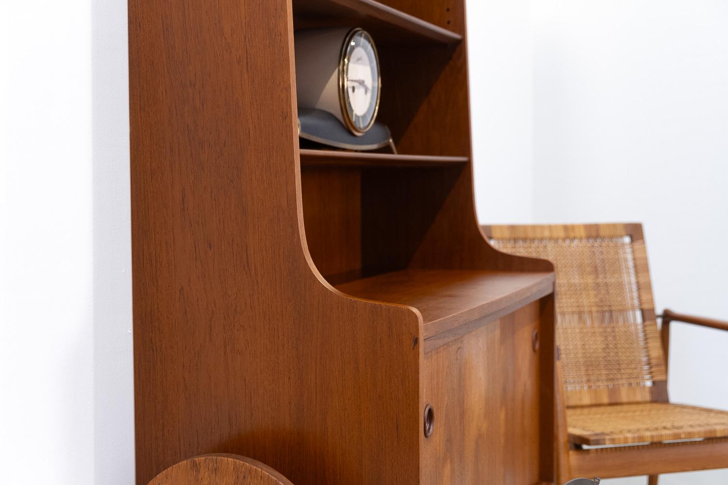 Mid-Century Modern Danish Teak Bookcase by Johannes Sorth for Nexø, 1960s. 8