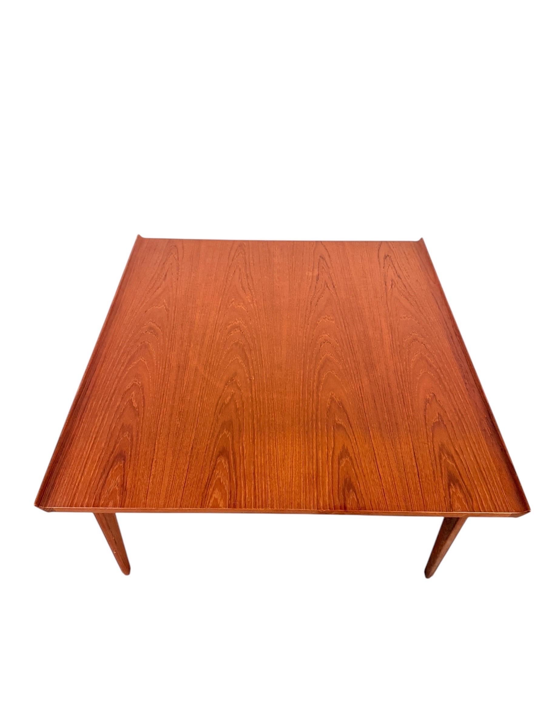 Mid-Century Modern Danish Teak Coffee Table by Finn Juhl for John Stuart In Good Condition In Brooklyn, NY