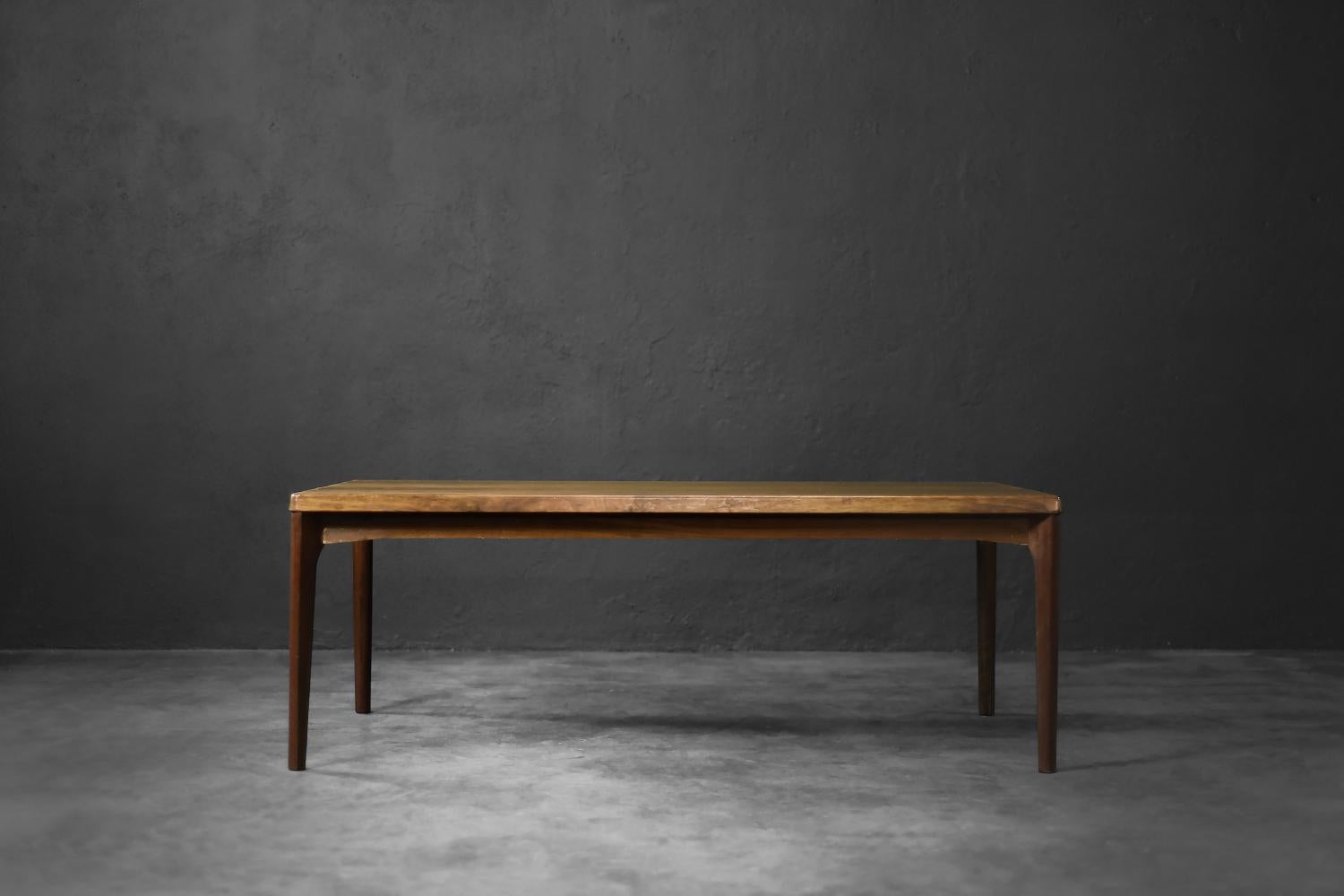 Table basse danoise moderne du milieu du siècle en teck par H. Kjærnulf pour Vejle Møbelfabrik en vente 1