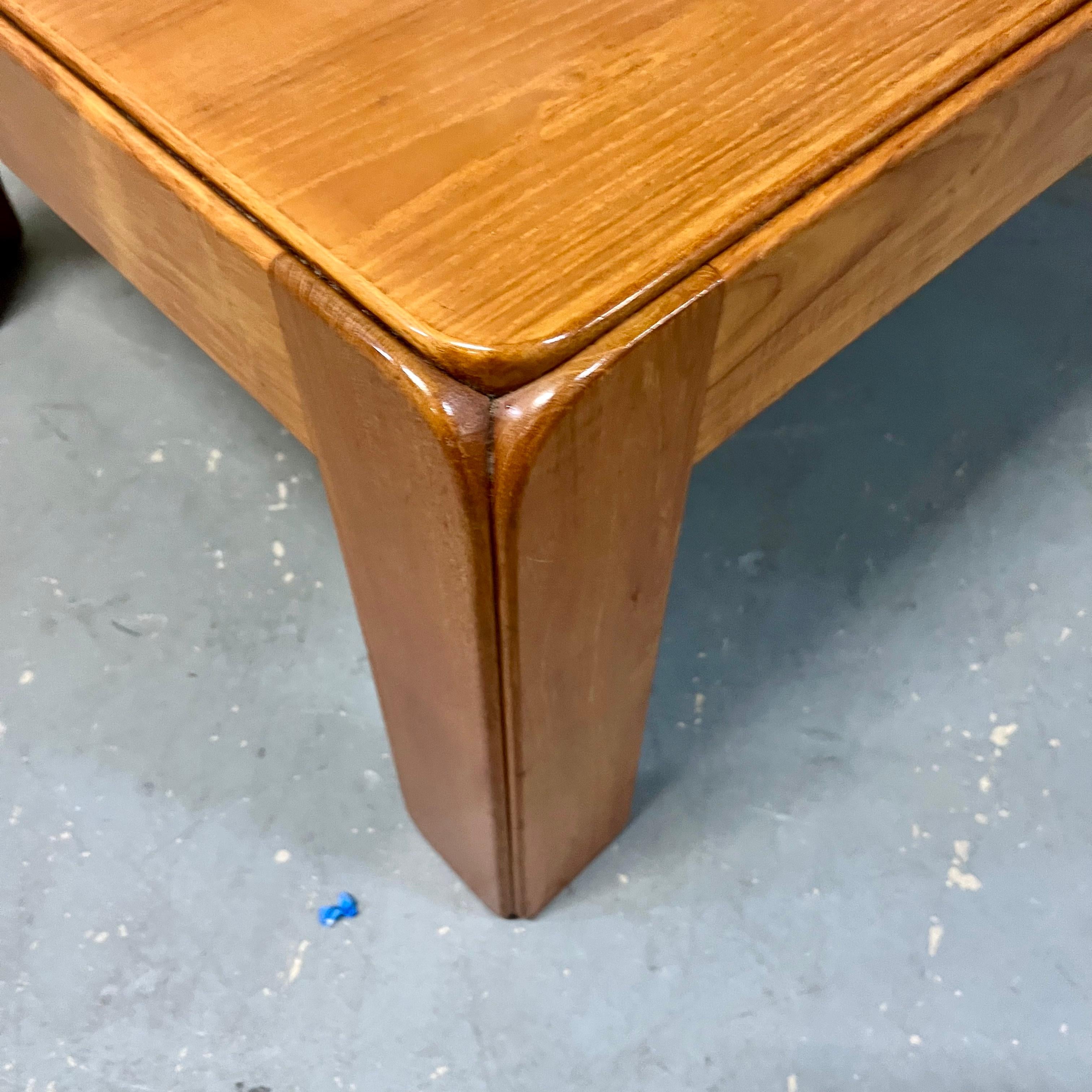 Table basse danoise moderne du milieu du siècle dernier en teck de Niels Eilersen. Circa 1970 en vente 9