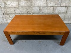 Mesa de centro de teca danesa moderna de mediados de siglo de Niels Eilersen. Alrededor de 1970