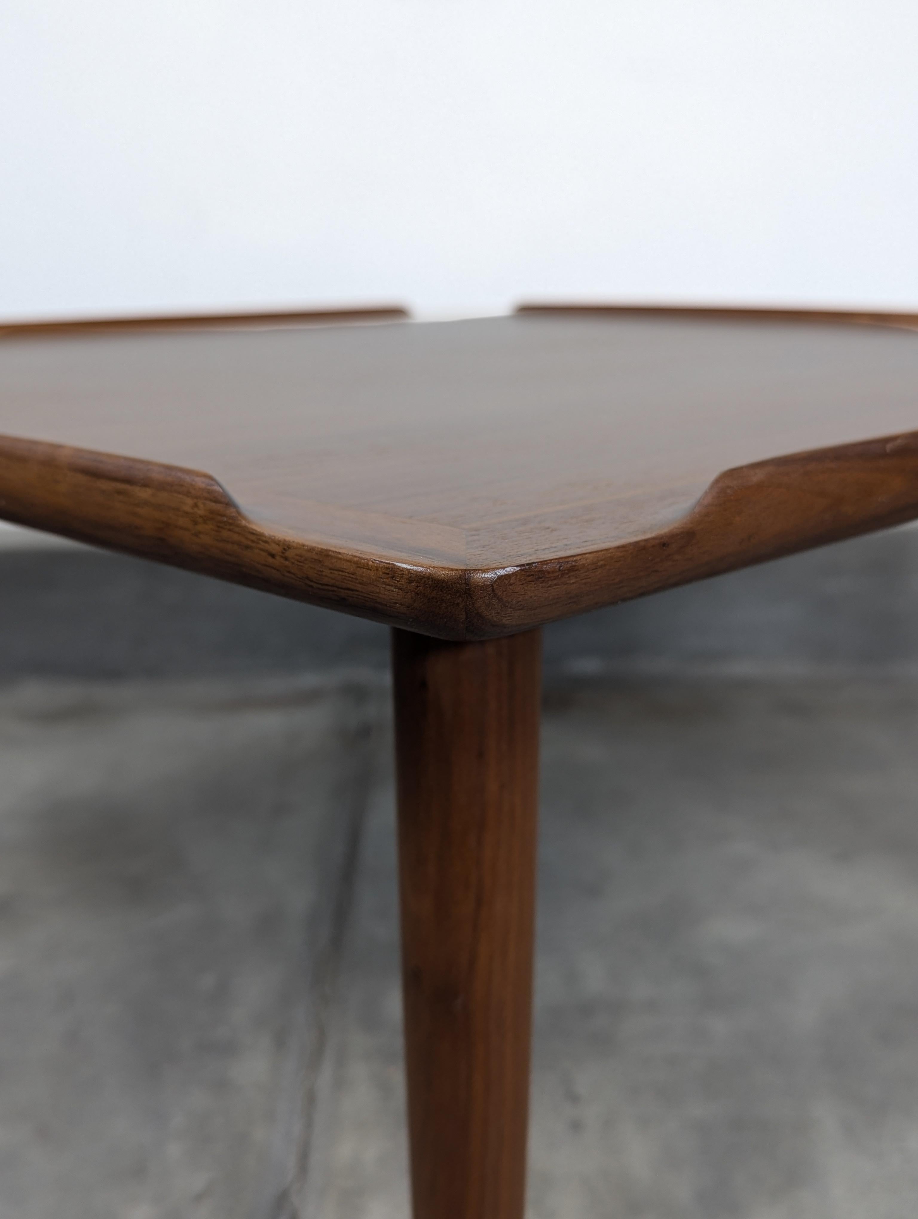 Moderner dänischer Teakholz-Couchtisch aus der Mitte des Jahrhunderts von Poul Jensen für Selig, ca. 1960er Jahre im Angebot 8