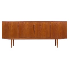 Credenza danese in teak in stile Mid-Century Modern di Axel Christensen
