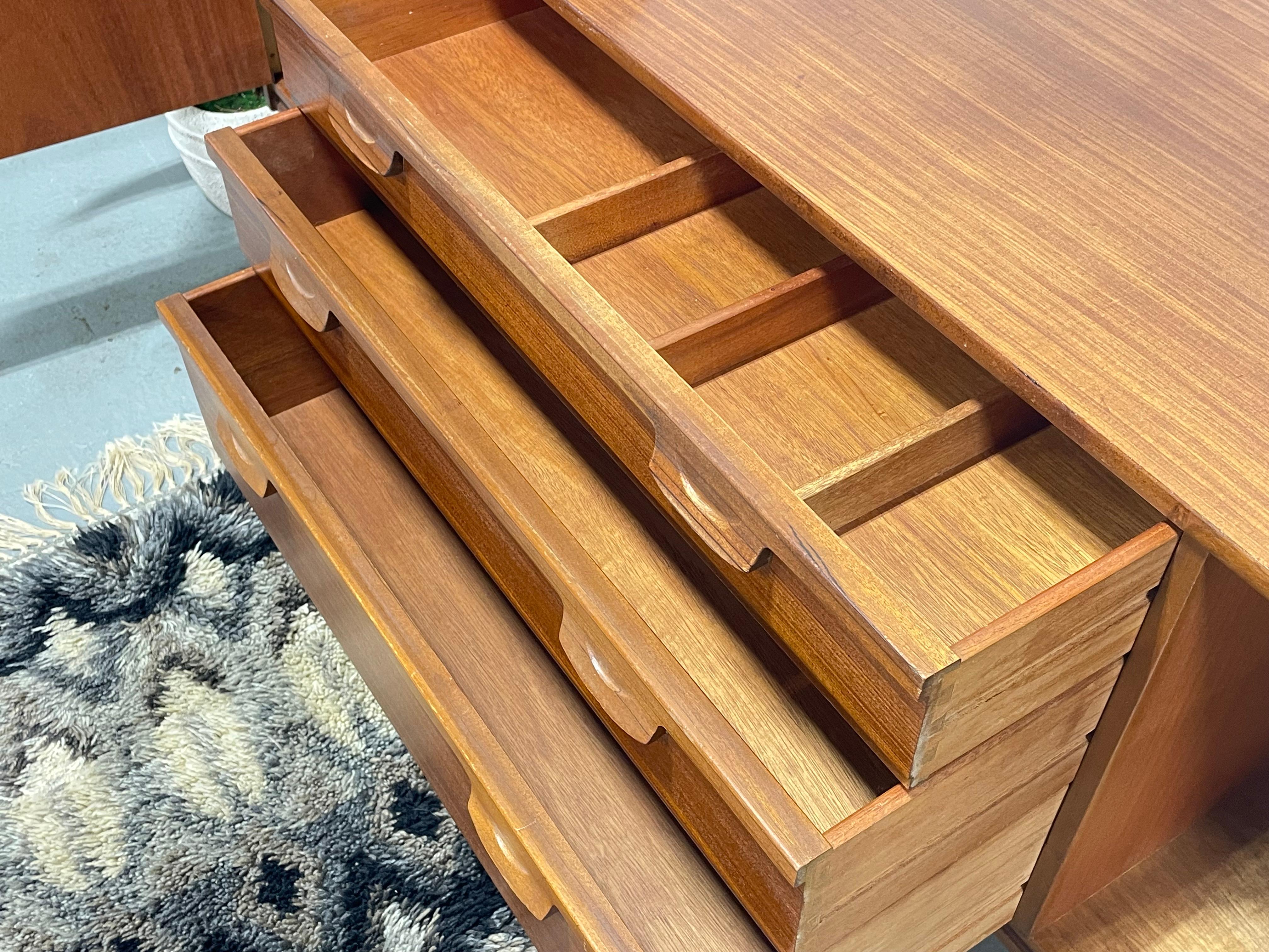 Mid-Century Modern Danish Teak Credenza / Media Console, 1960s For Sale 4