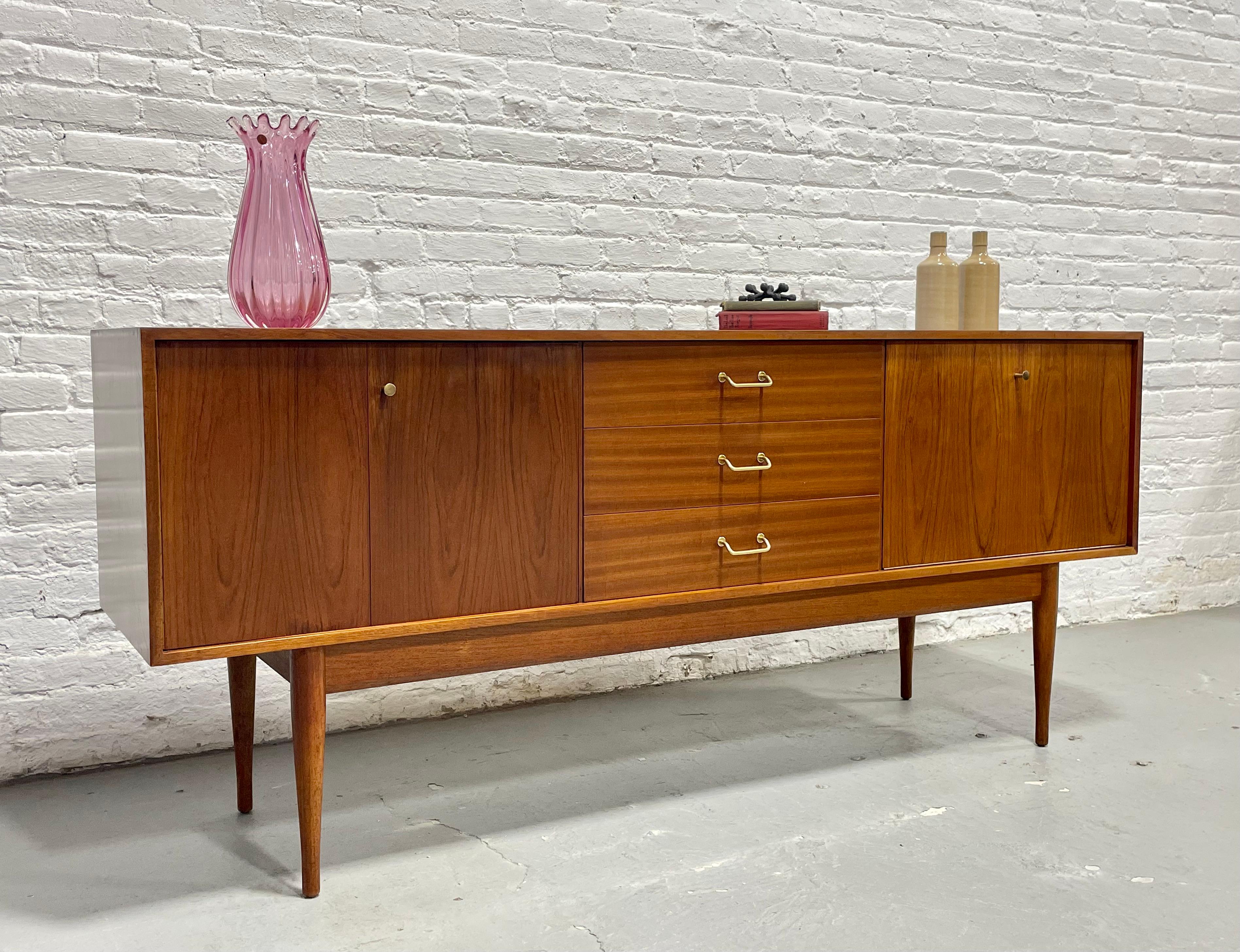 Mid Century Modern Danish Teak Credenza / Media Console, c. 1960s For Sale 7
