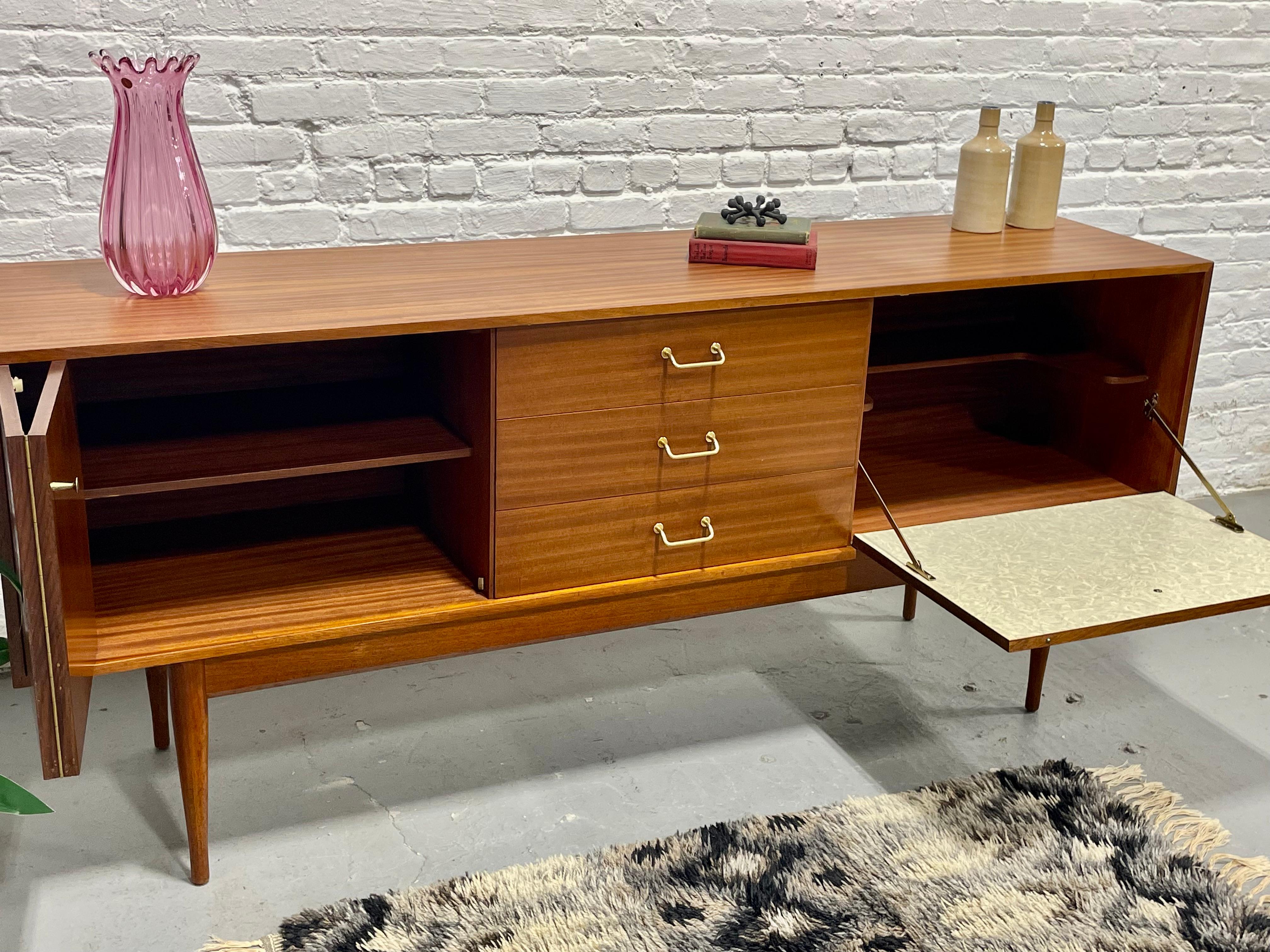 Mid Century Modern Danish Teak Credenza / Media Console, c. 1960s In Good Condition For Sale In Weehawken, NJ