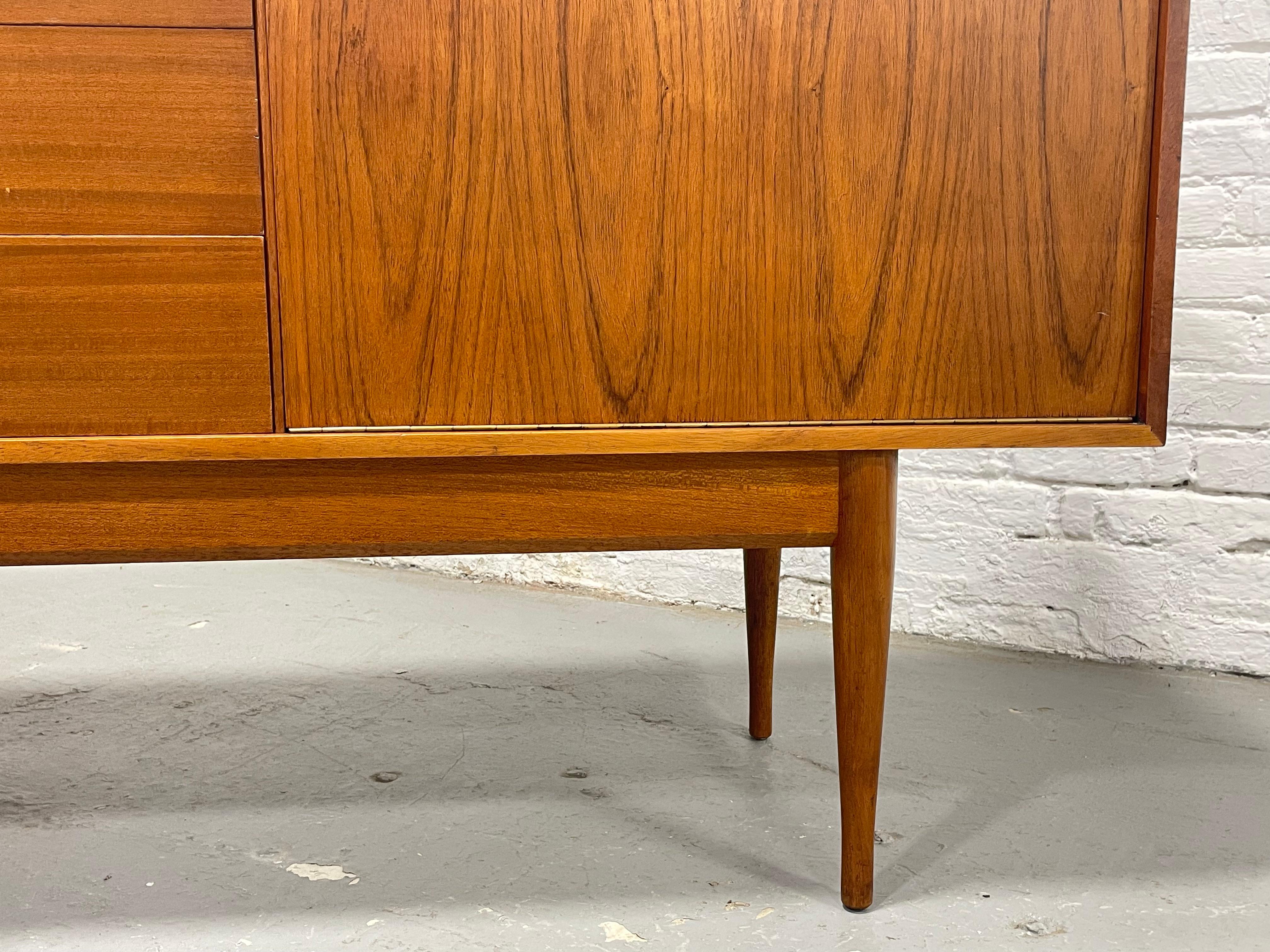 Mid Century Modern Danish Teak Credenza / Media Console, c. 1960s For Sale 3