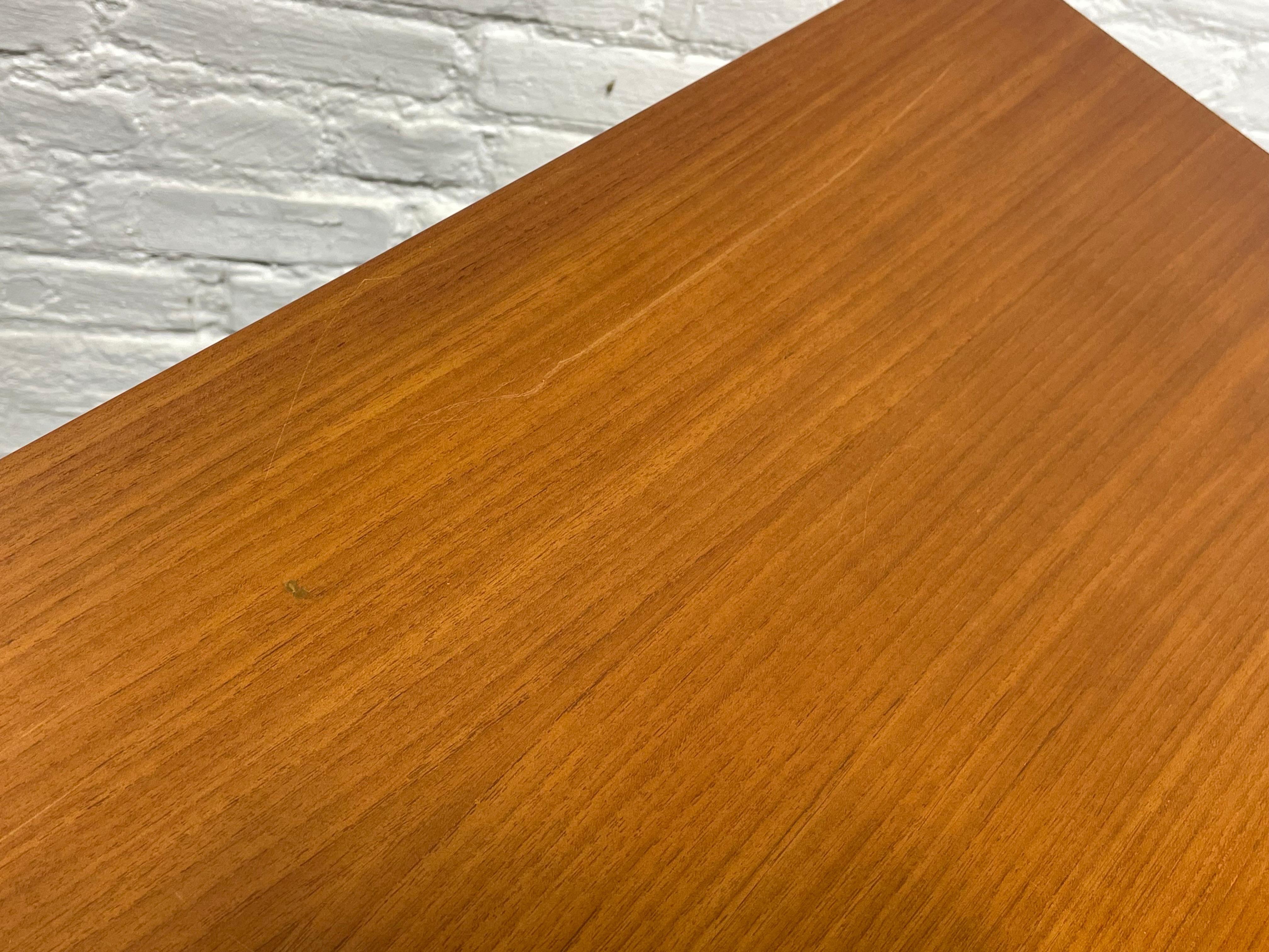 Credenza / supporto multimediale in teak danese della metà del secolo scorso di Jentique, 1960 ca. in vendita 10