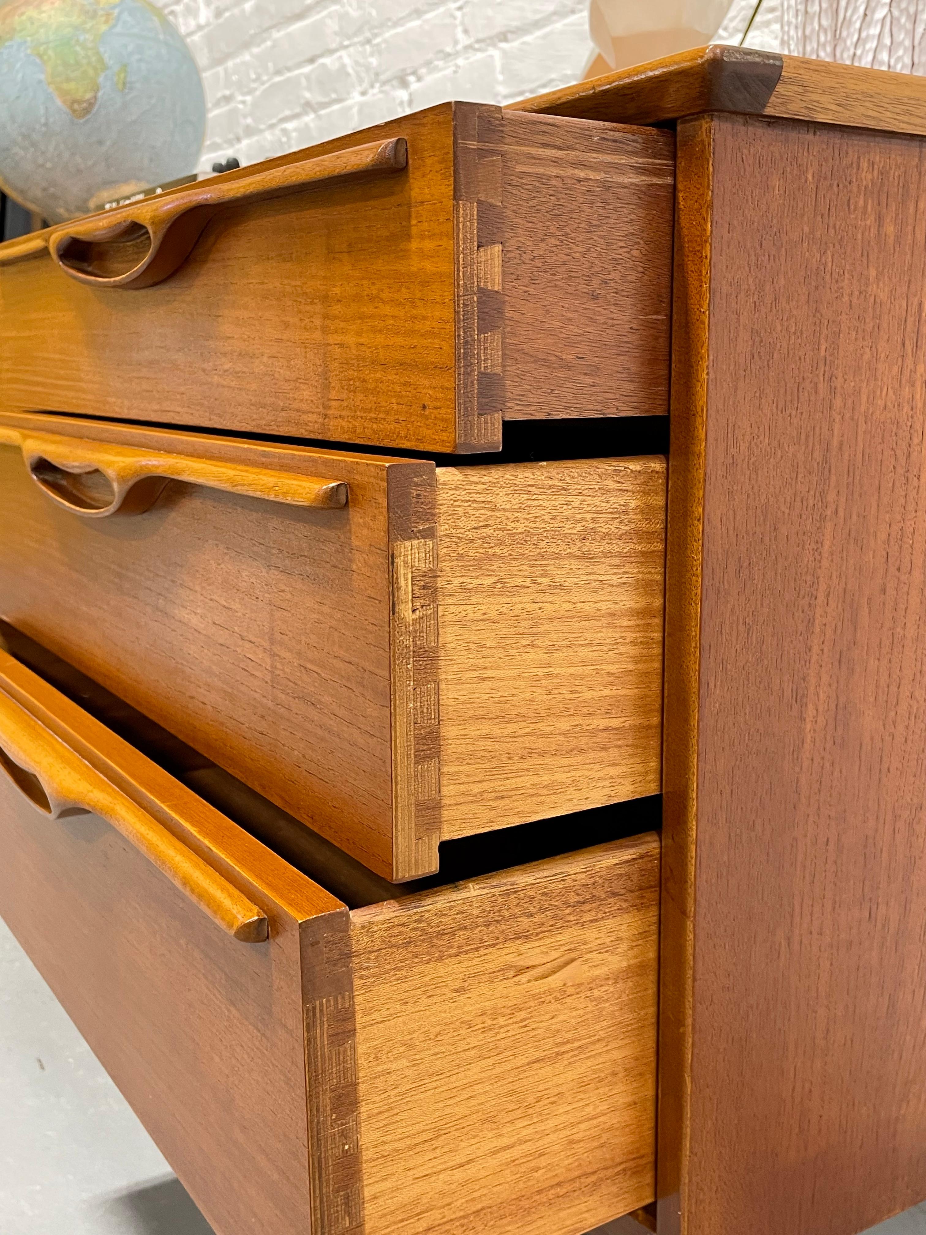 Credenza / supporto multimediale in teak danese della metà del secolo scorso, 1960 ca. in vendita 2