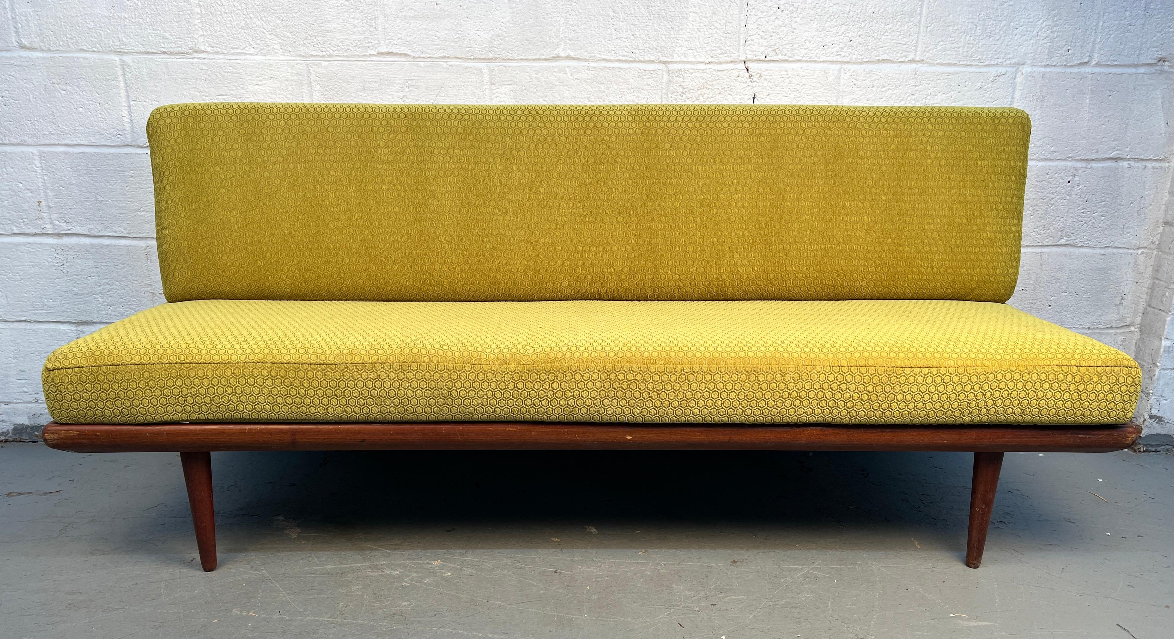 Mid-Century Modern Lit de jour en teck danois moderne du milieu du siècle en vente