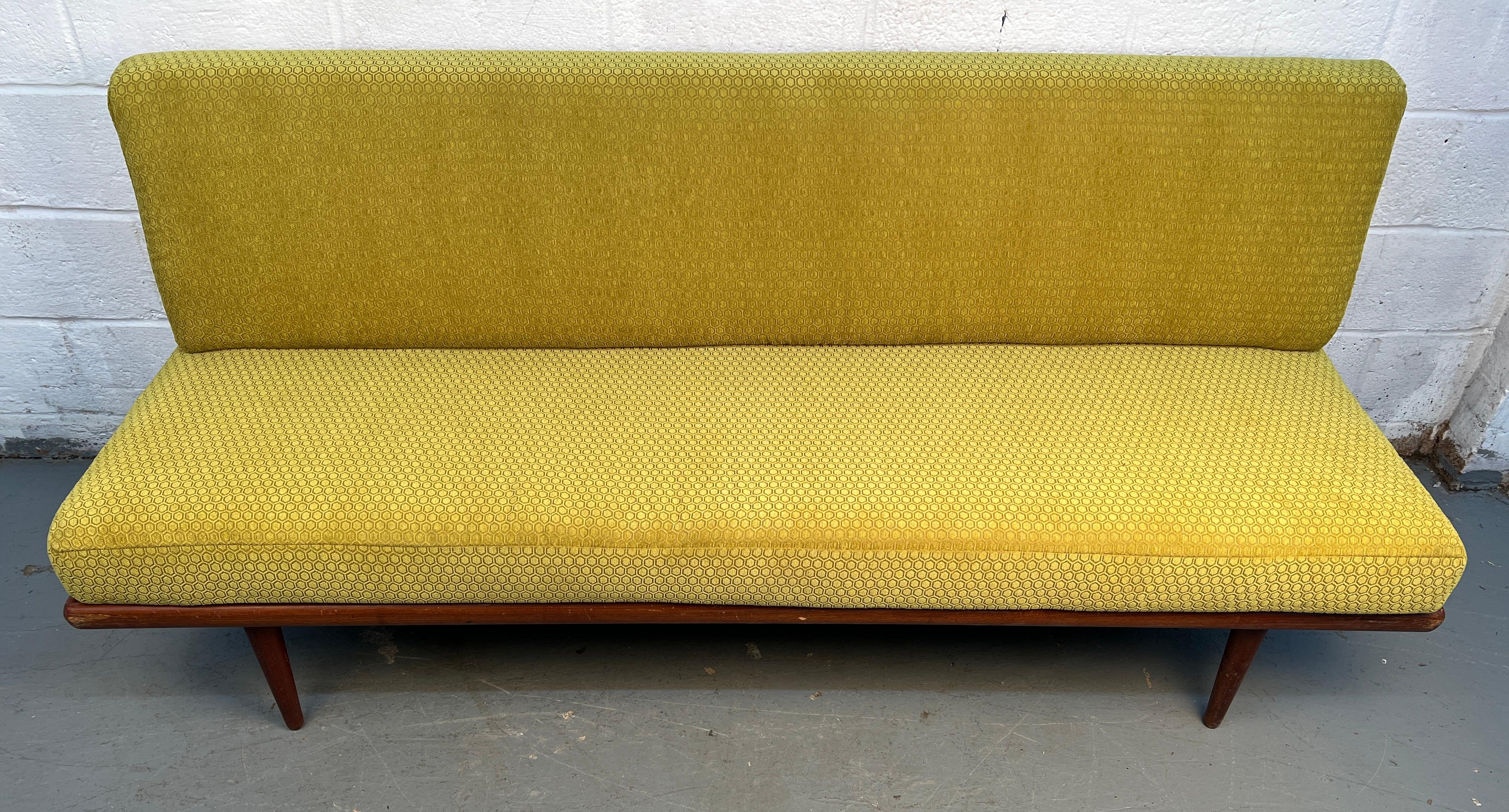 Danois Lit de jour en teck danois moderne du milieu du siècle en vente