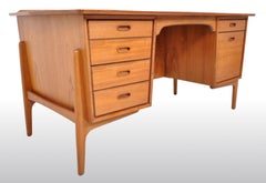 Bureau en teck danois moderne du milieu du siècle par Svend A. Madsen pour Sigurd Hansen:: années 1960