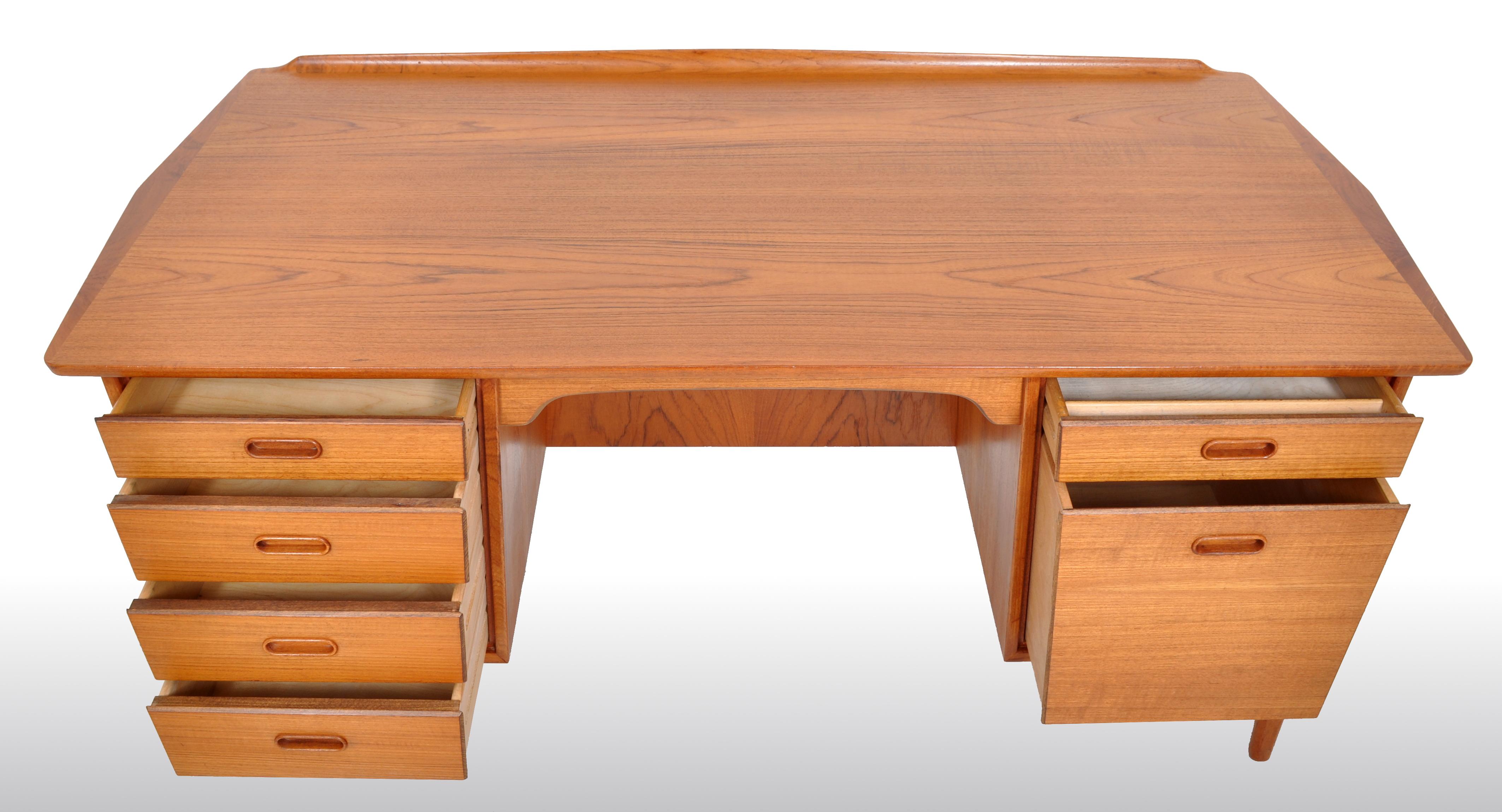 Mid-Century Modern Danish Teak Desk by Svend A. Madsen for Sigurd Hansen, 1960s 2