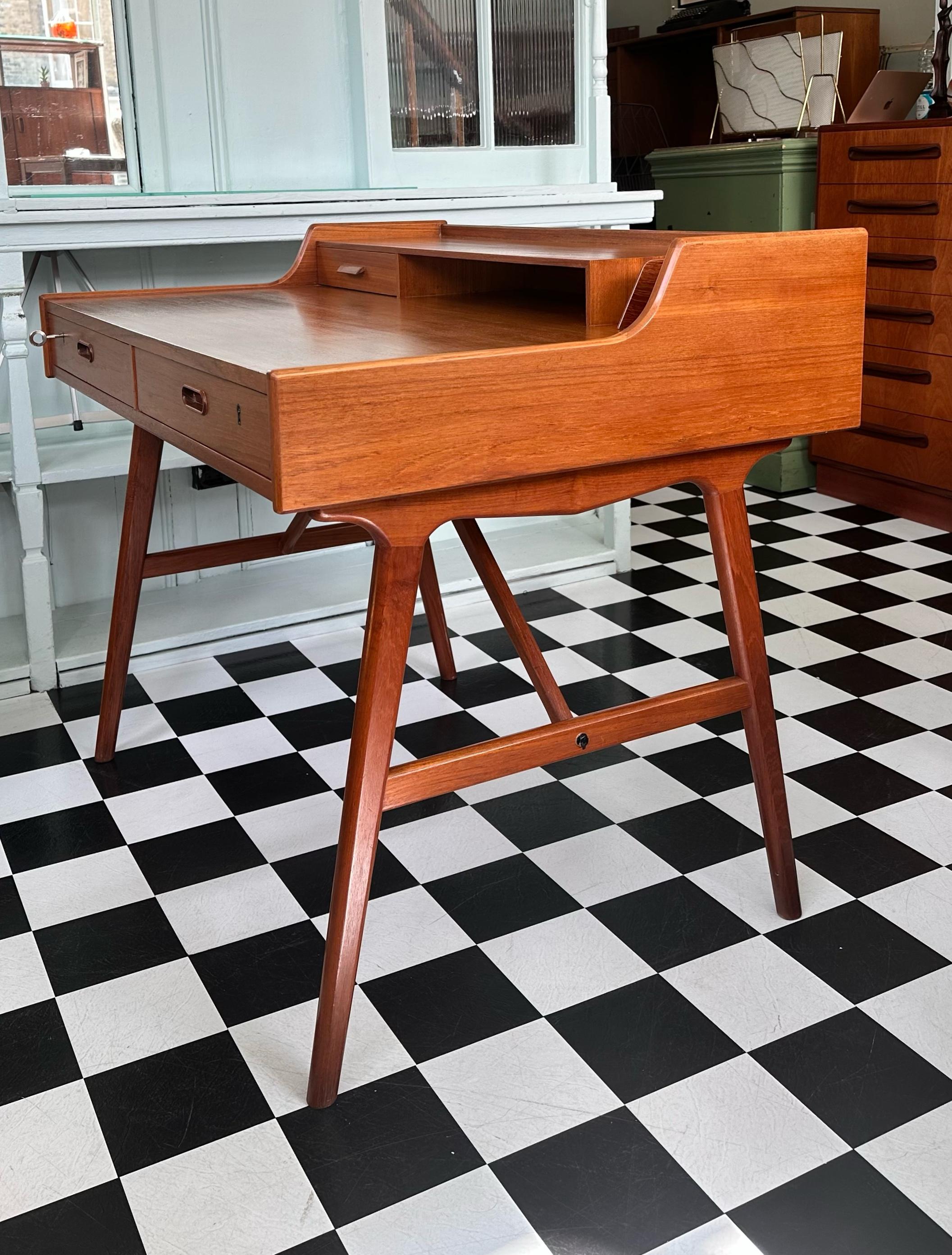 20th Century Mid-Century Modern Danish Teak Desk by Teak Desk by Arne Wahl Iversen Model 56  For Sale