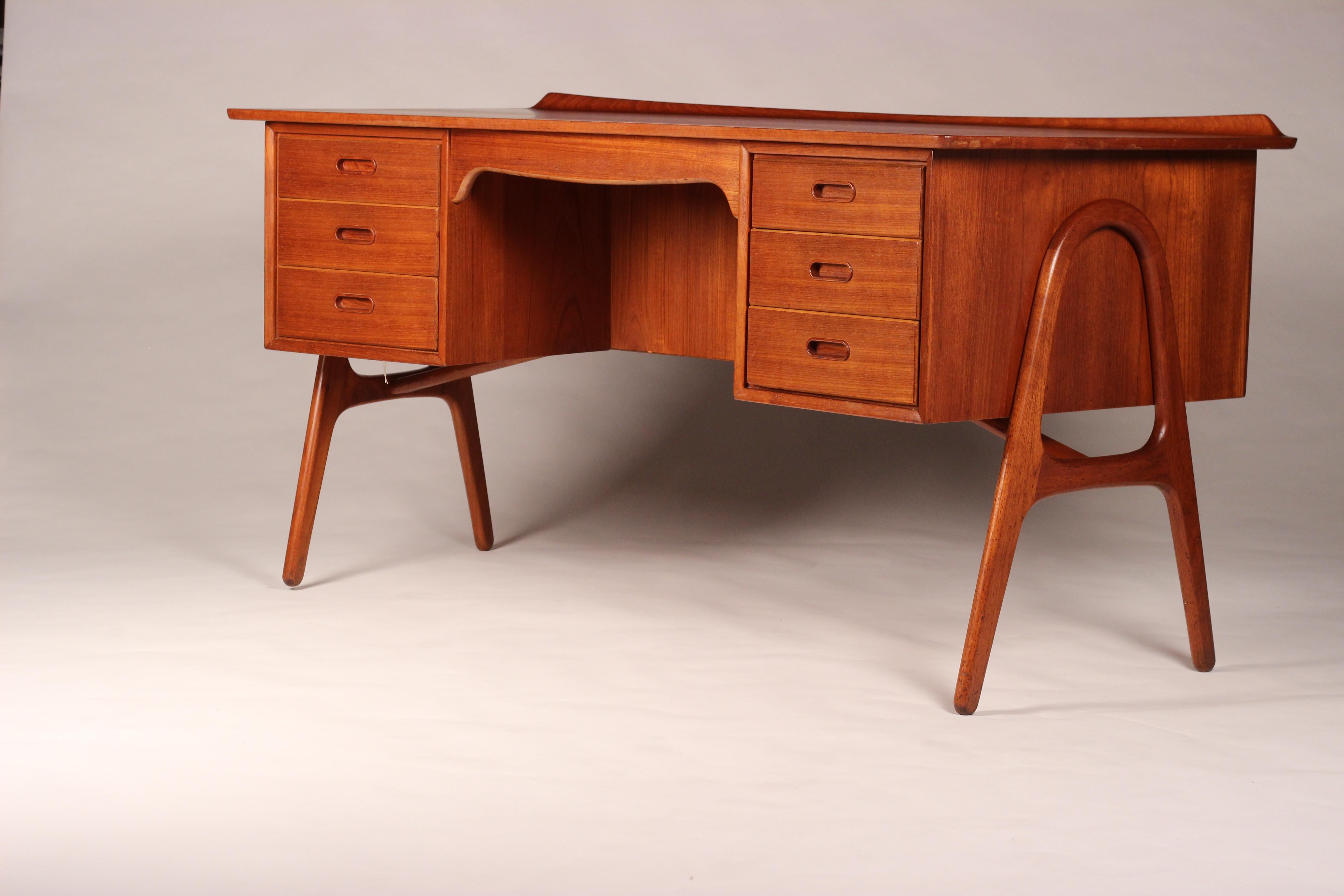 Mid-Century Modern Danish Teak Desk Designed by Svend Aage Madsen 7