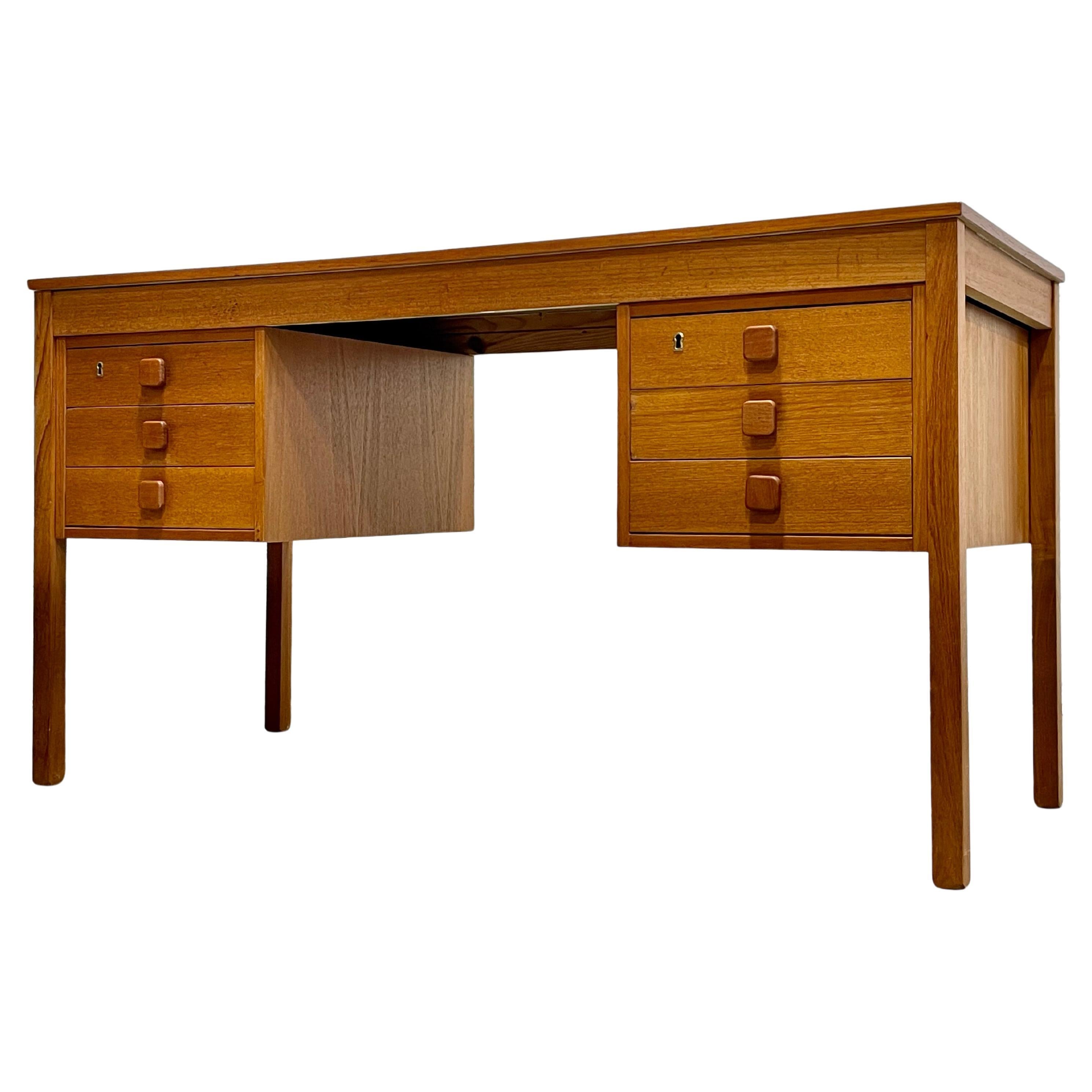 Scrivania bifacciale in teak danese del Mid Century MODERN, anni '60