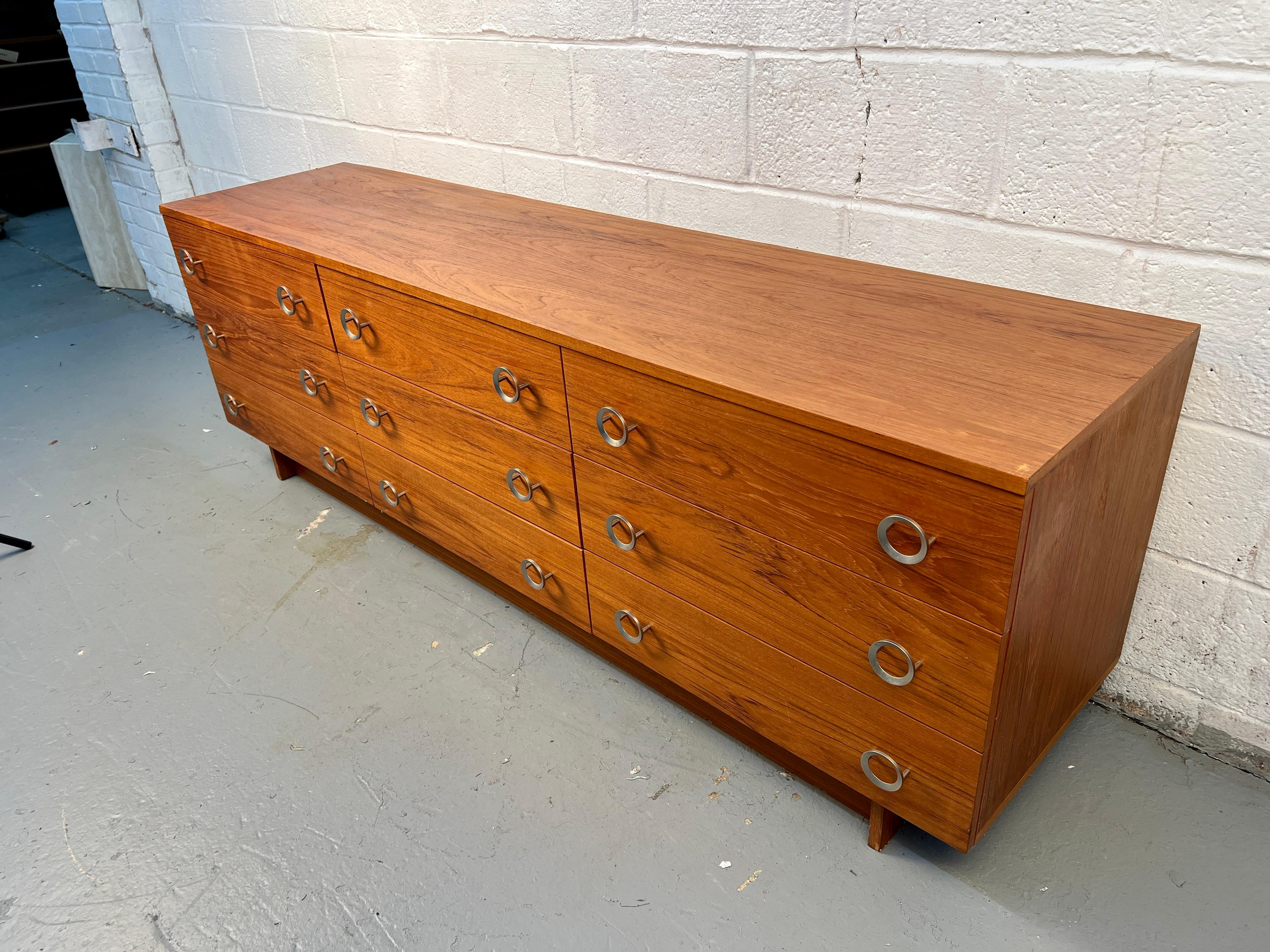 Danese Comò in teak danese moderno di metà secolo in vendita