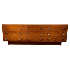 Comò in teak danese moderno di metà secolo