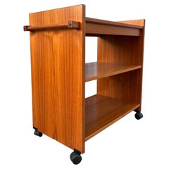Carrito de servir/bar en seco de teca danesa, moderno de mediados de siglo, de PBJ Mobler. Alrededor de 1970