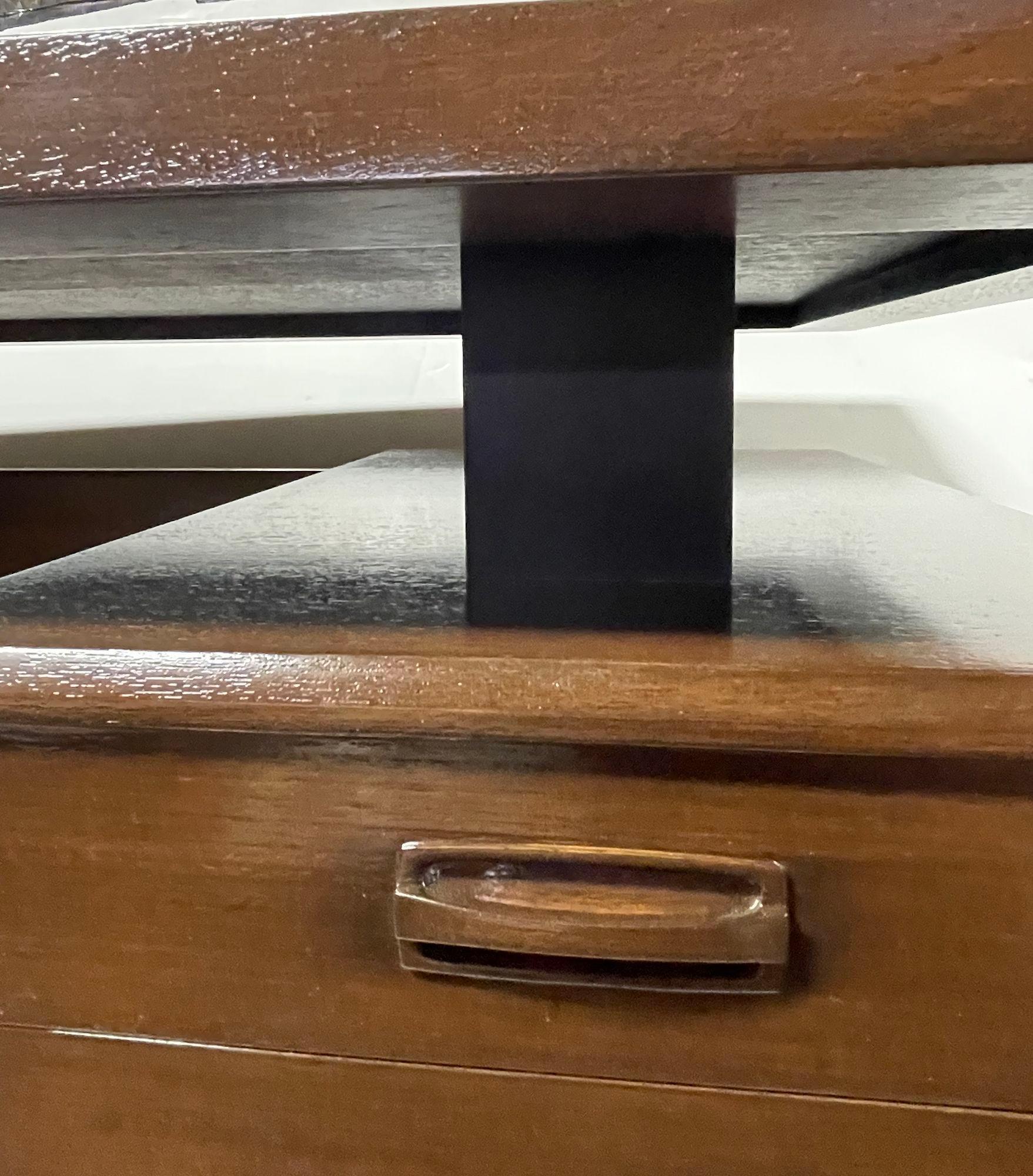 Scrivania galleggiante danese in teak della metà del secolo scorso di Colibri, anni '60 in vendita 4