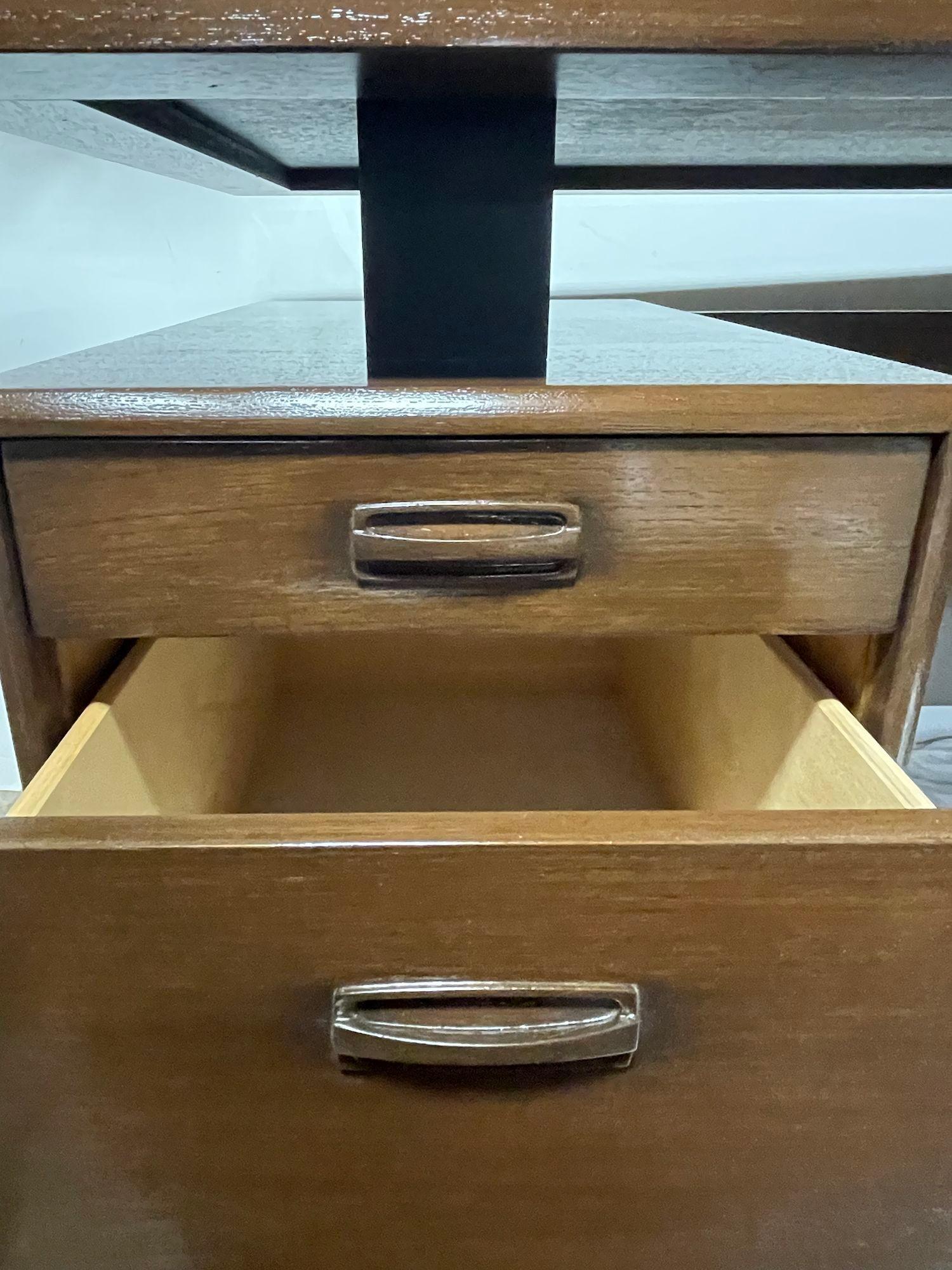 Teak Scrivania galleggiante danese in teak della metà del secolo scorso di Colibri, anni '60 in vendita
