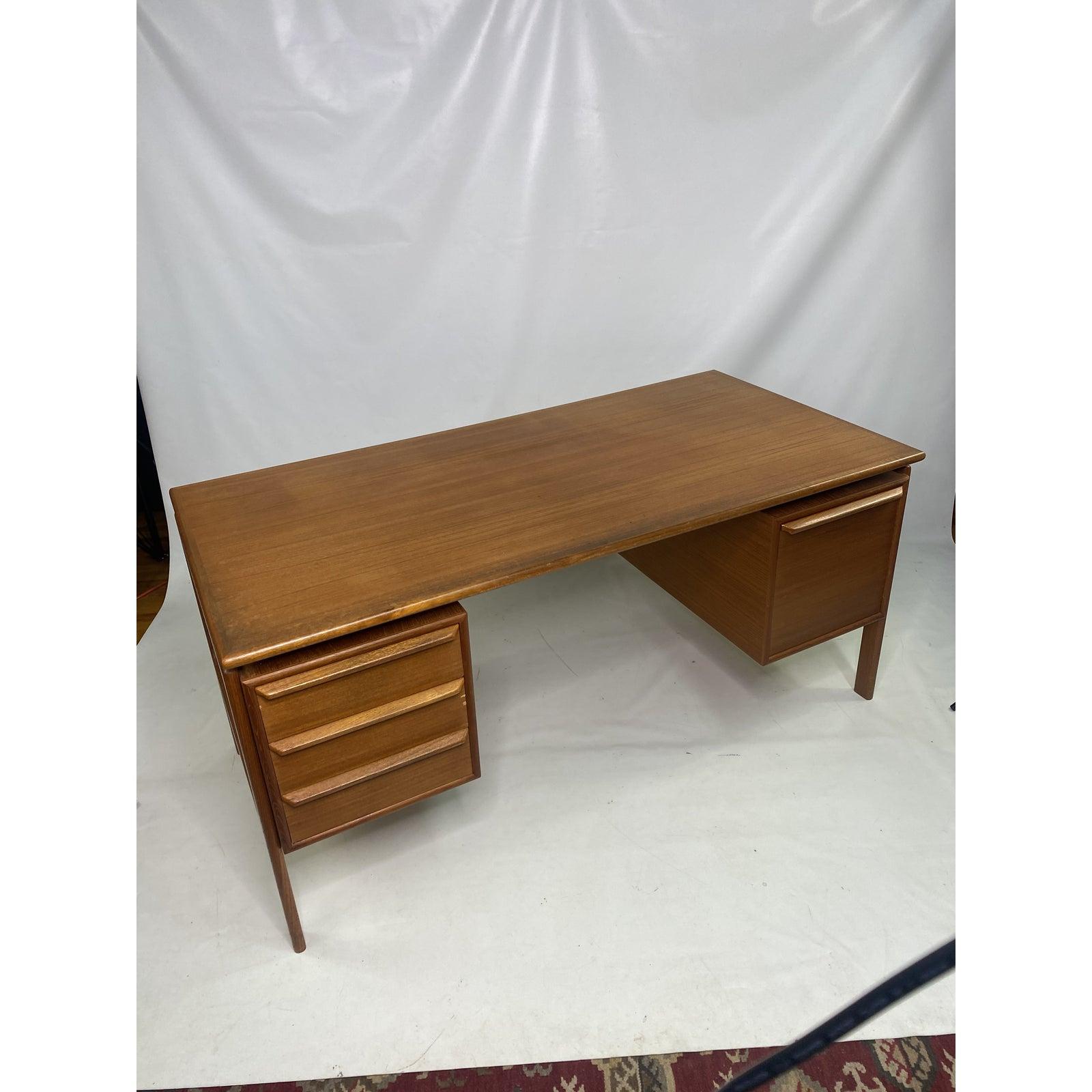 Mid-Century Modern Danish Teak Floating Desk 3