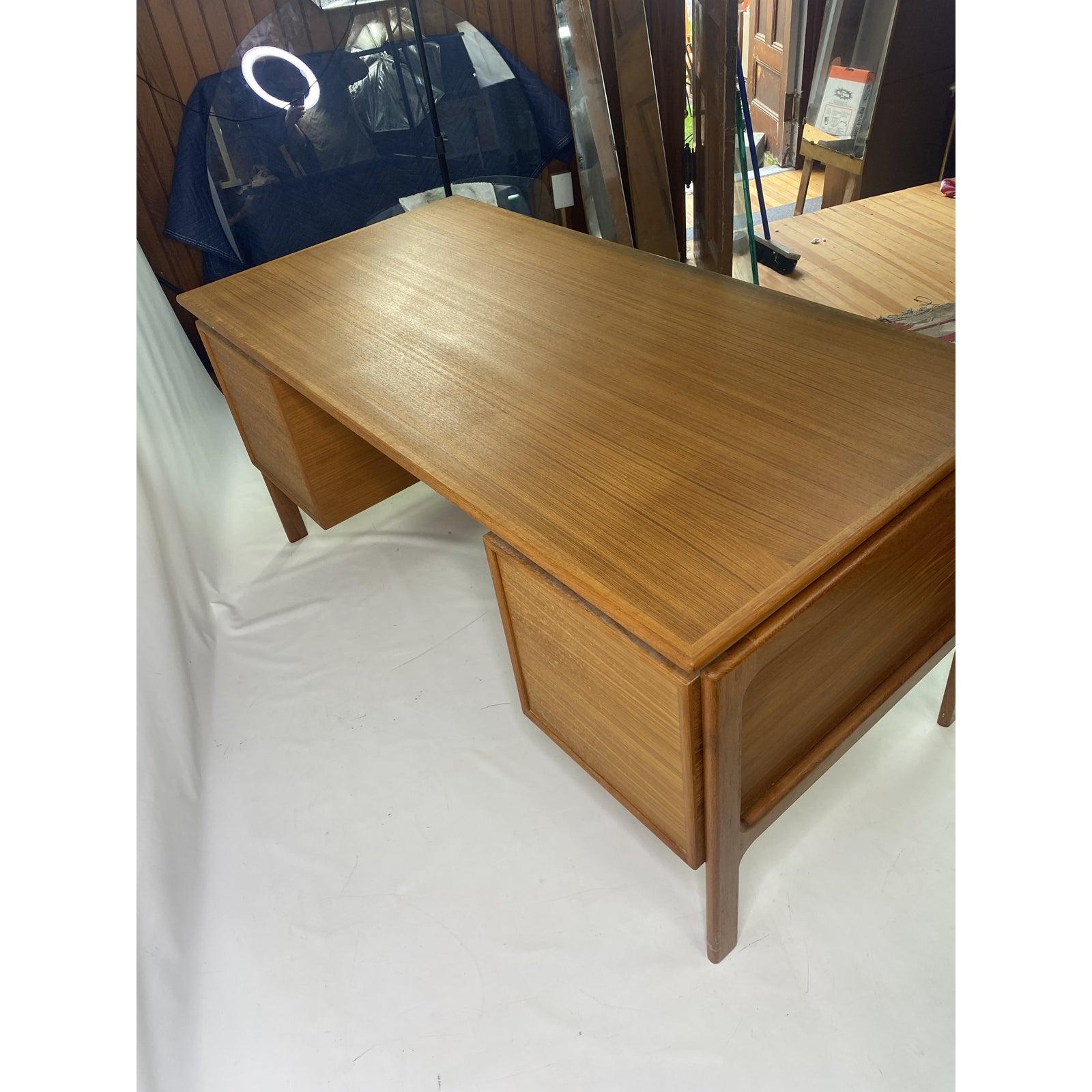 Mid-Century Modern Danish Teak Floating Desk 4