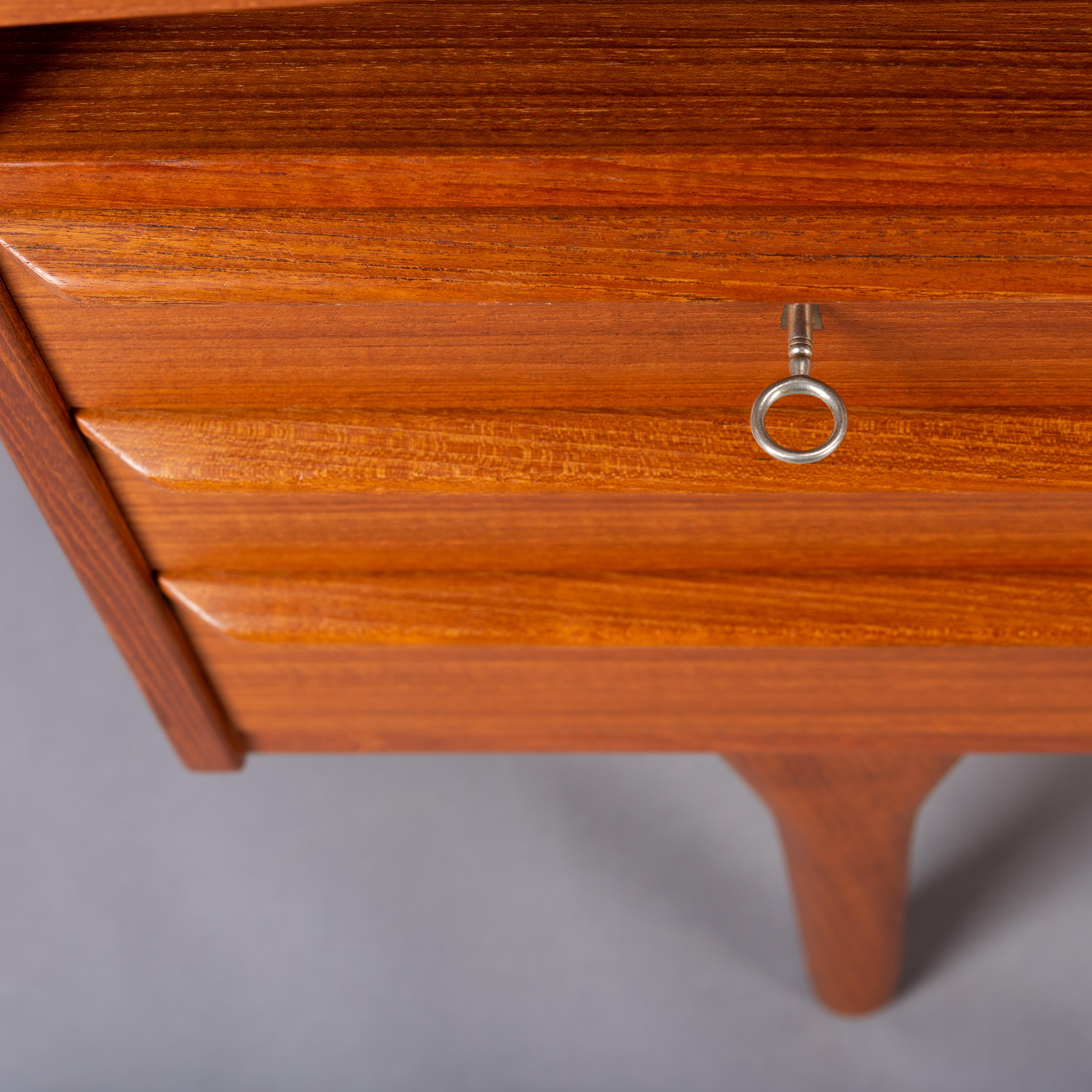 Mid-Century Modern Danish Teak Freestanding Desk by Valdermar Mortensen, 1960s 12