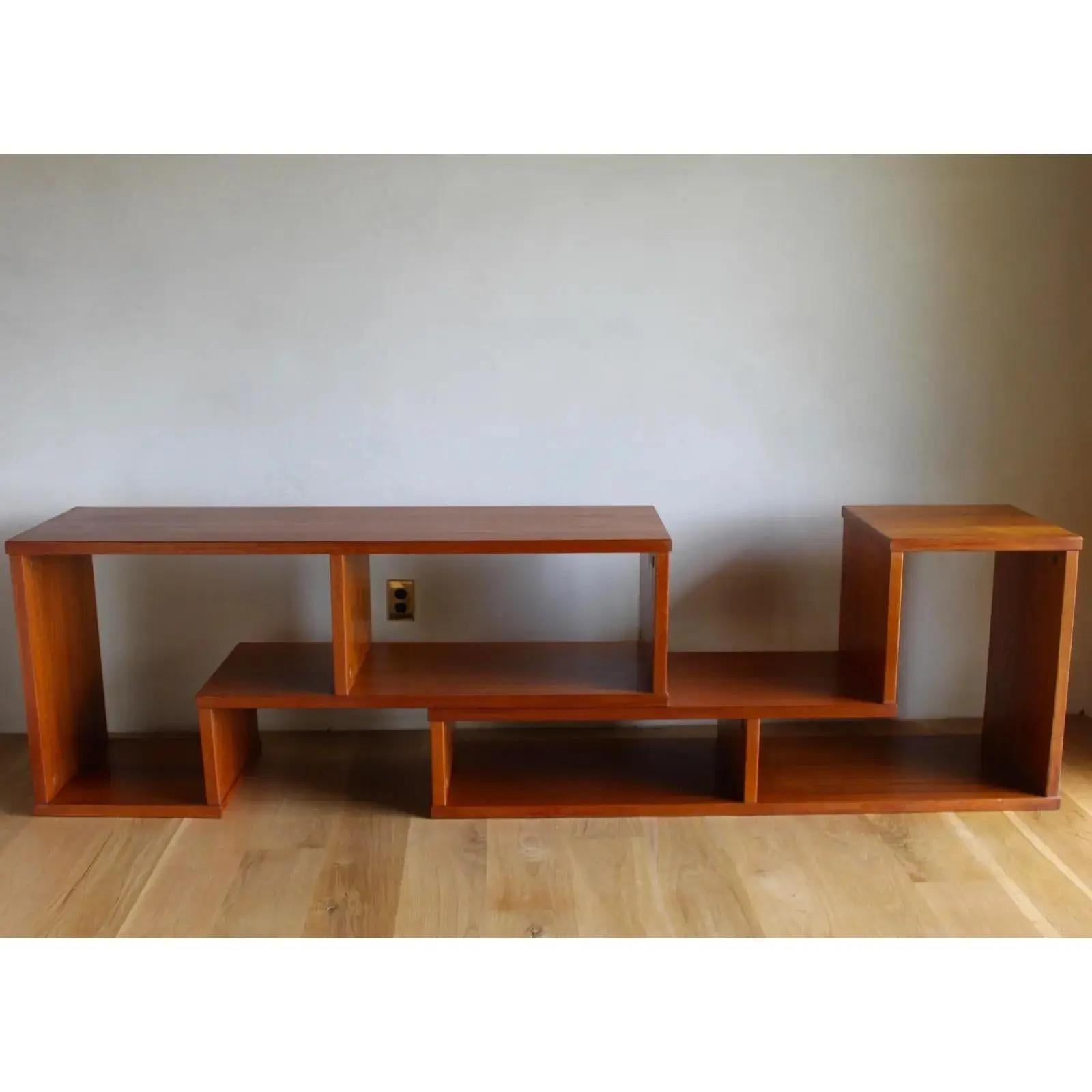 Mid Century Modern Danish Teak L-Shaped Two Piece Expanding Bookcase Wall Unit In Good Condition In El Cajon, CA