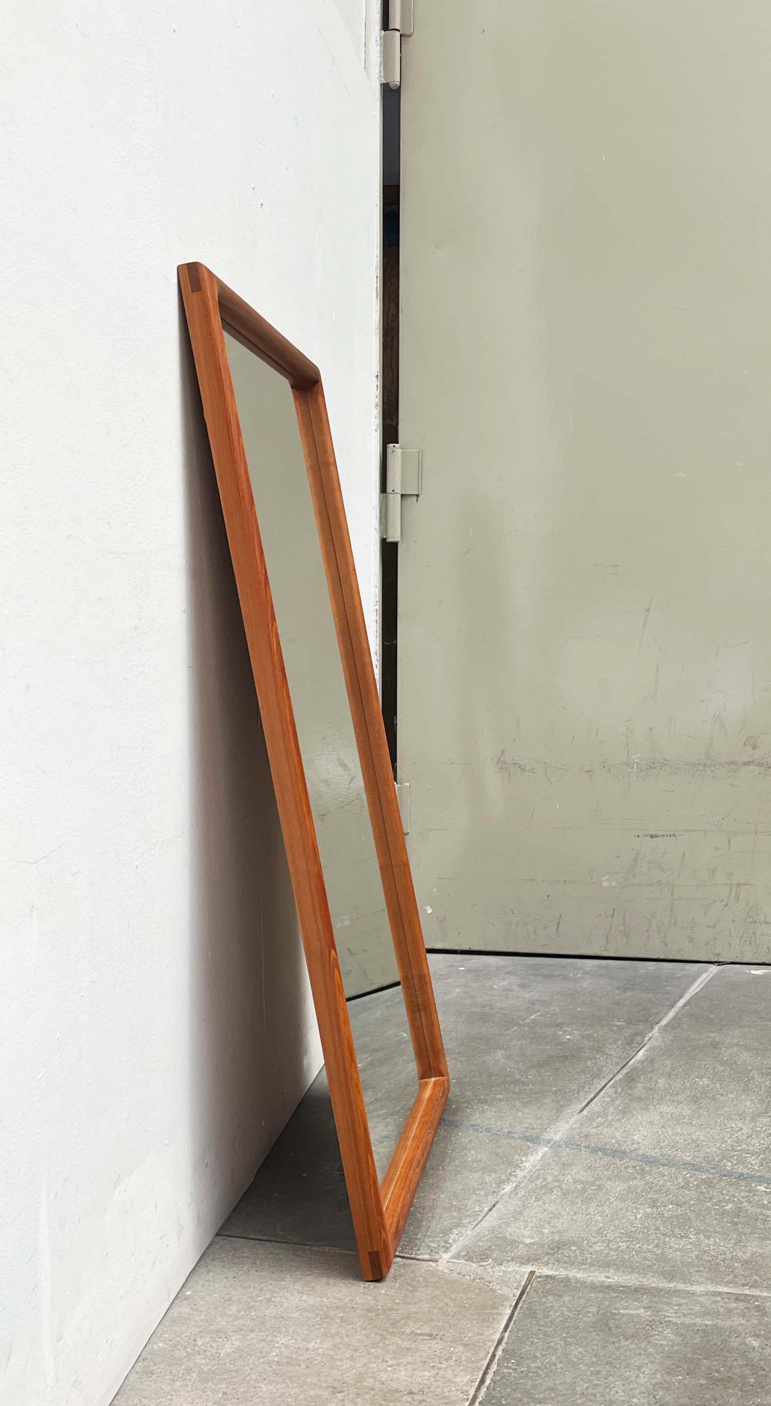 Specchio danese in teak della Vildbjerg Møbelfabrik, anni '60, metà del secolo scorso in vendita 4