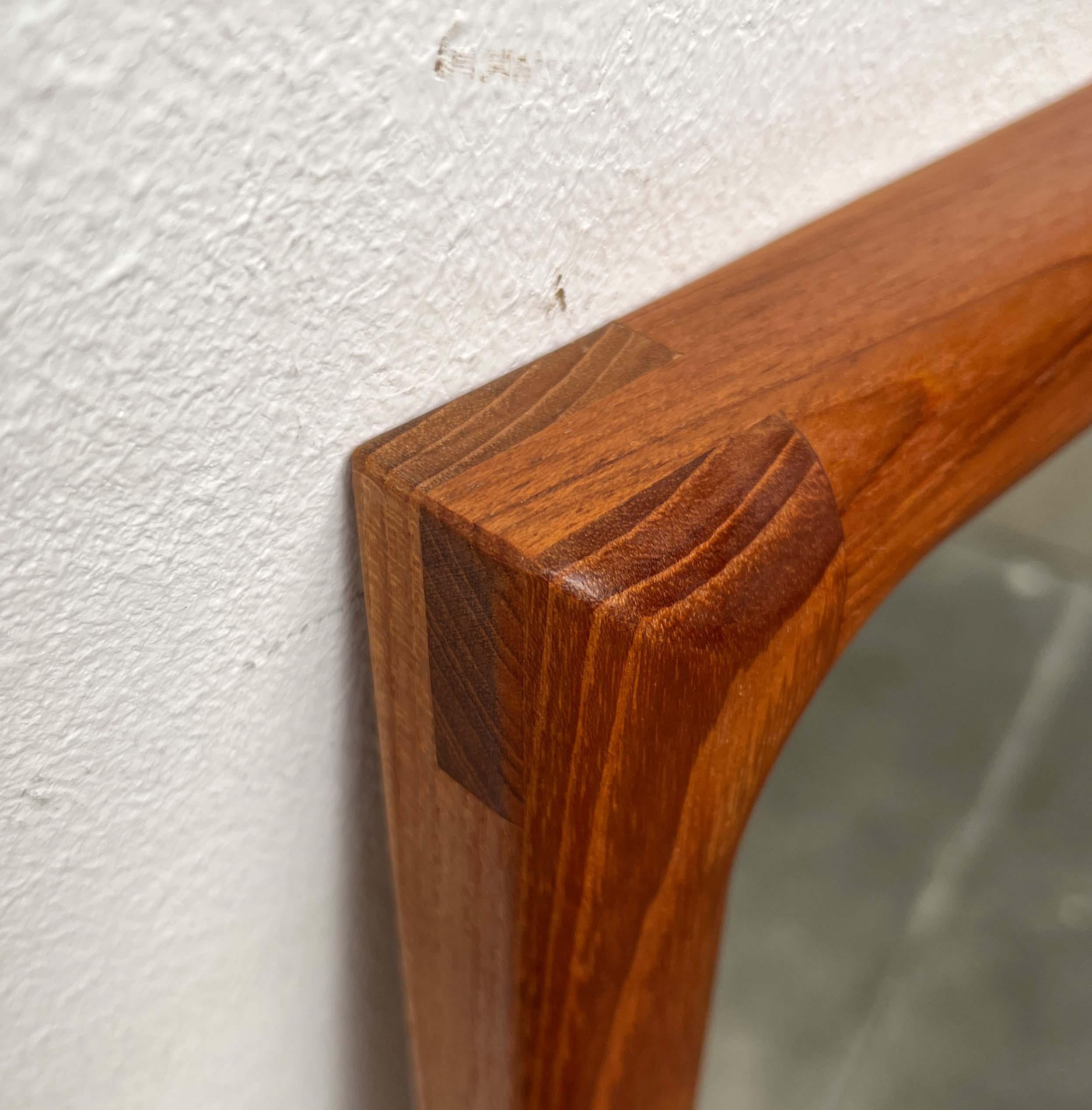 Specchio danese in teak della Vildbjerg Møbelfabrik, anni '60, metà del secolo scorso In condizioni buone in vendita a Hamburg, DE