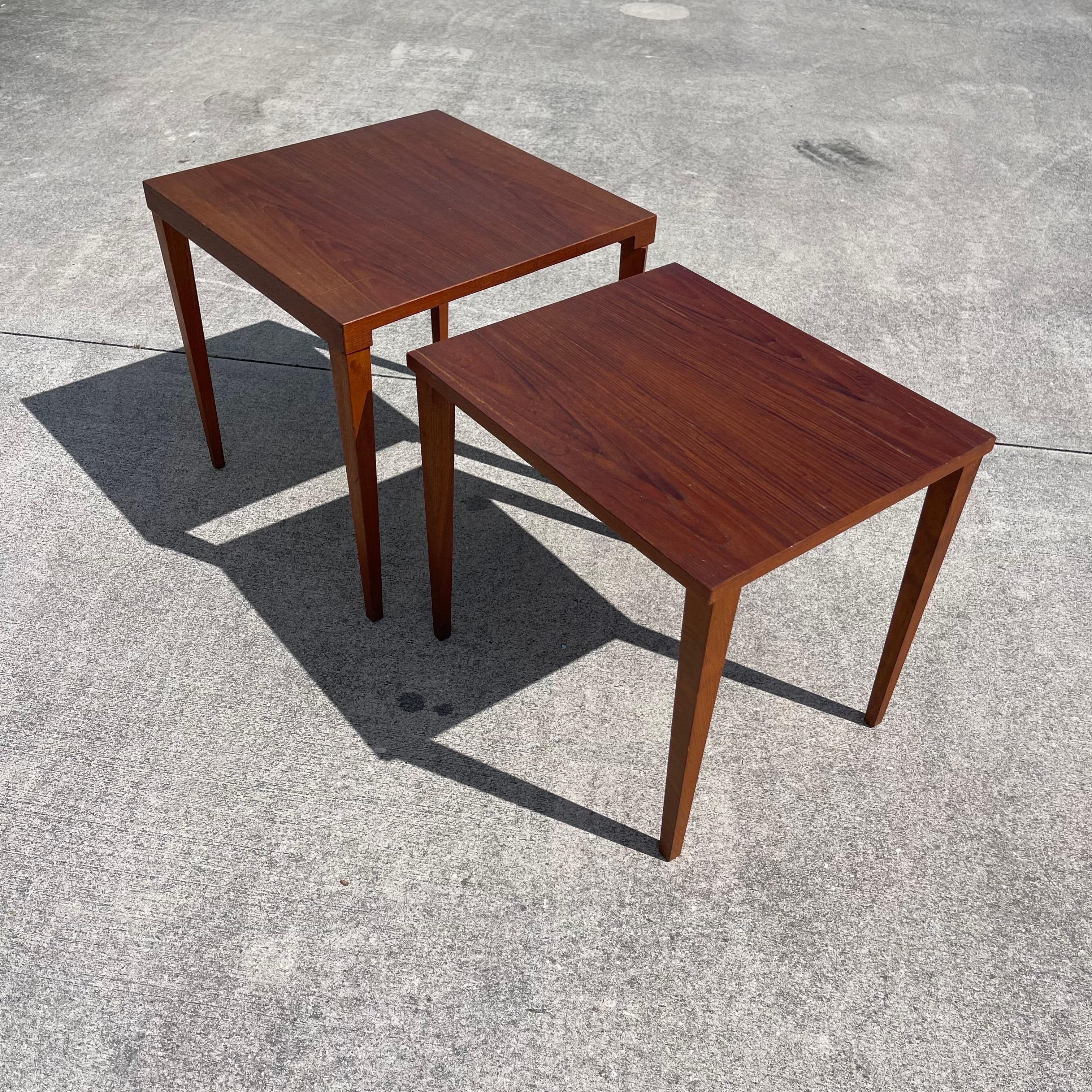 Teck Paire de tables gigognes danoises en teck de style Modernity en vente
