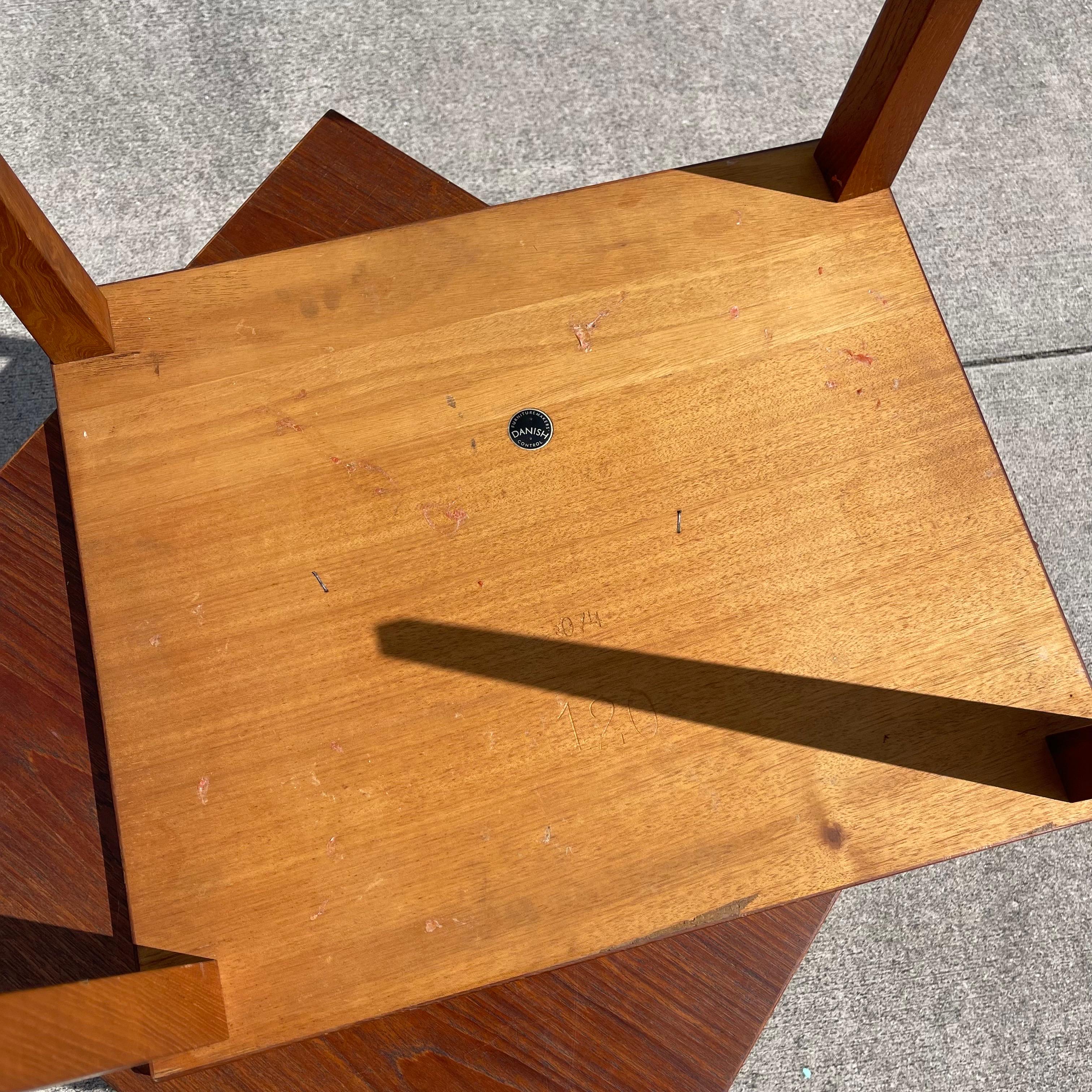 Paire de tables gigognes danoises en teck de style Modernity en vente 3