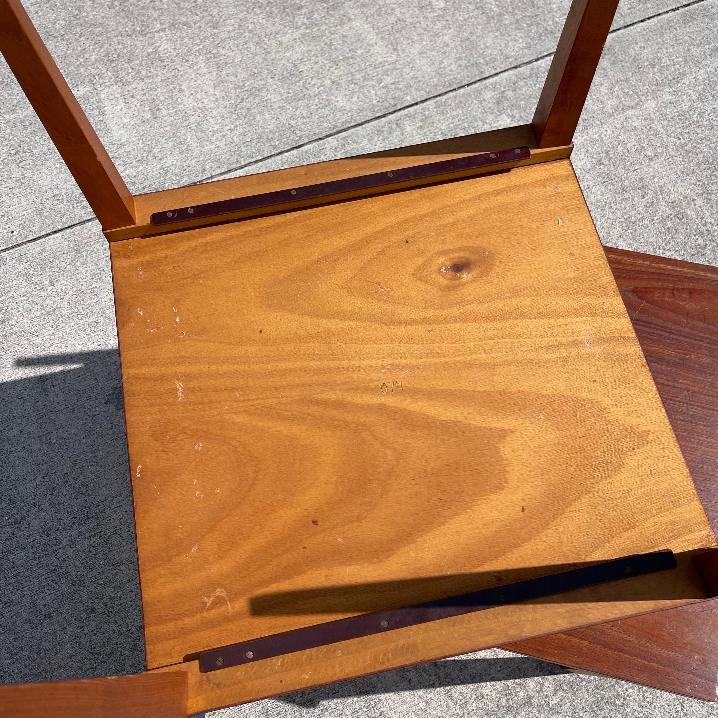 Paire de tables gigognes danoises en teck de style Modernity en vente 4