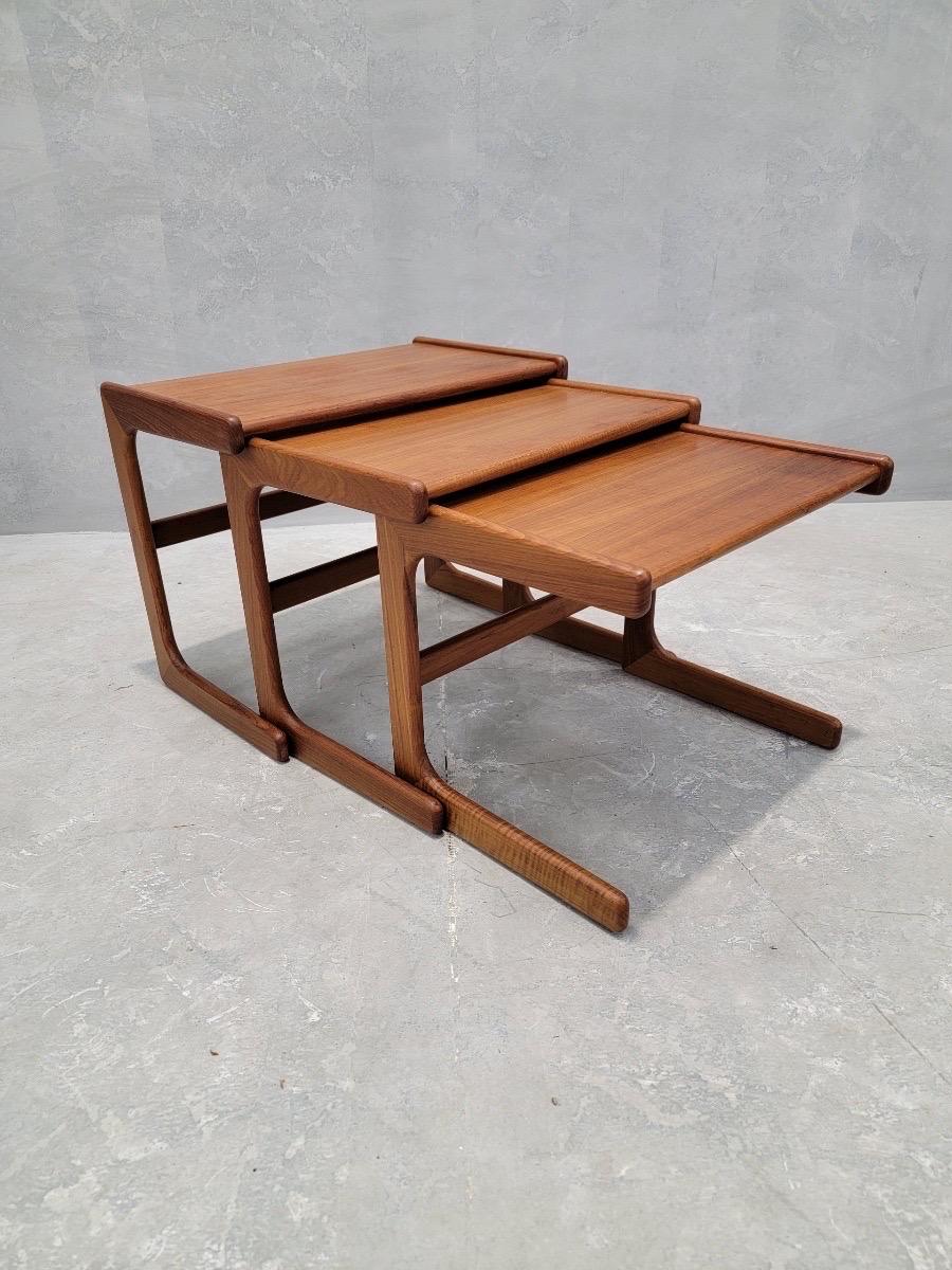 Mid Century Modern Danish Teak Nesting Tables by Salin Nyborg Møbler - Set of 3 In Good Condition For Sale In Chicago, IL