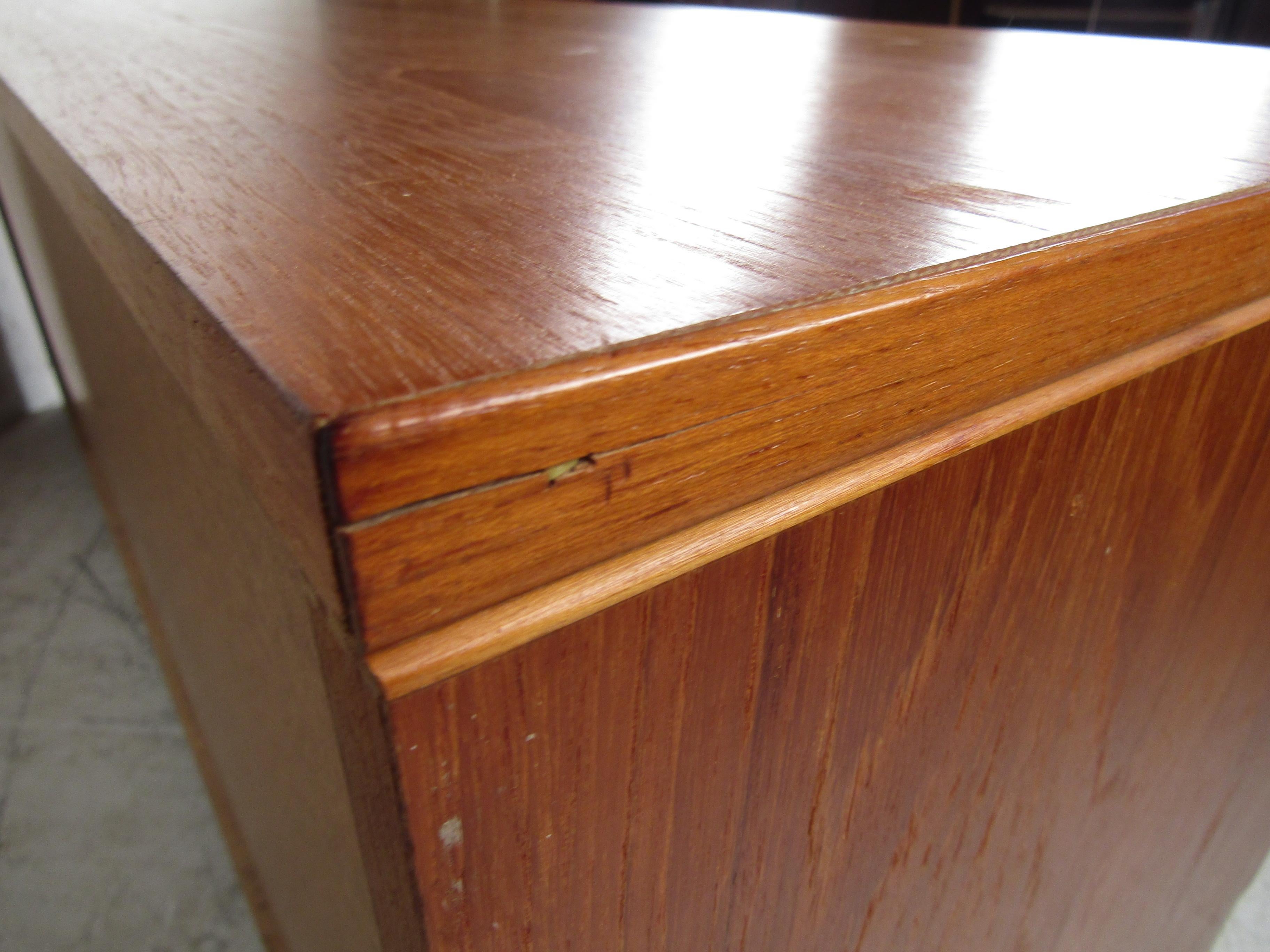 Mid-Century Modern Danish Teak Nine-Drawer Dresser 5