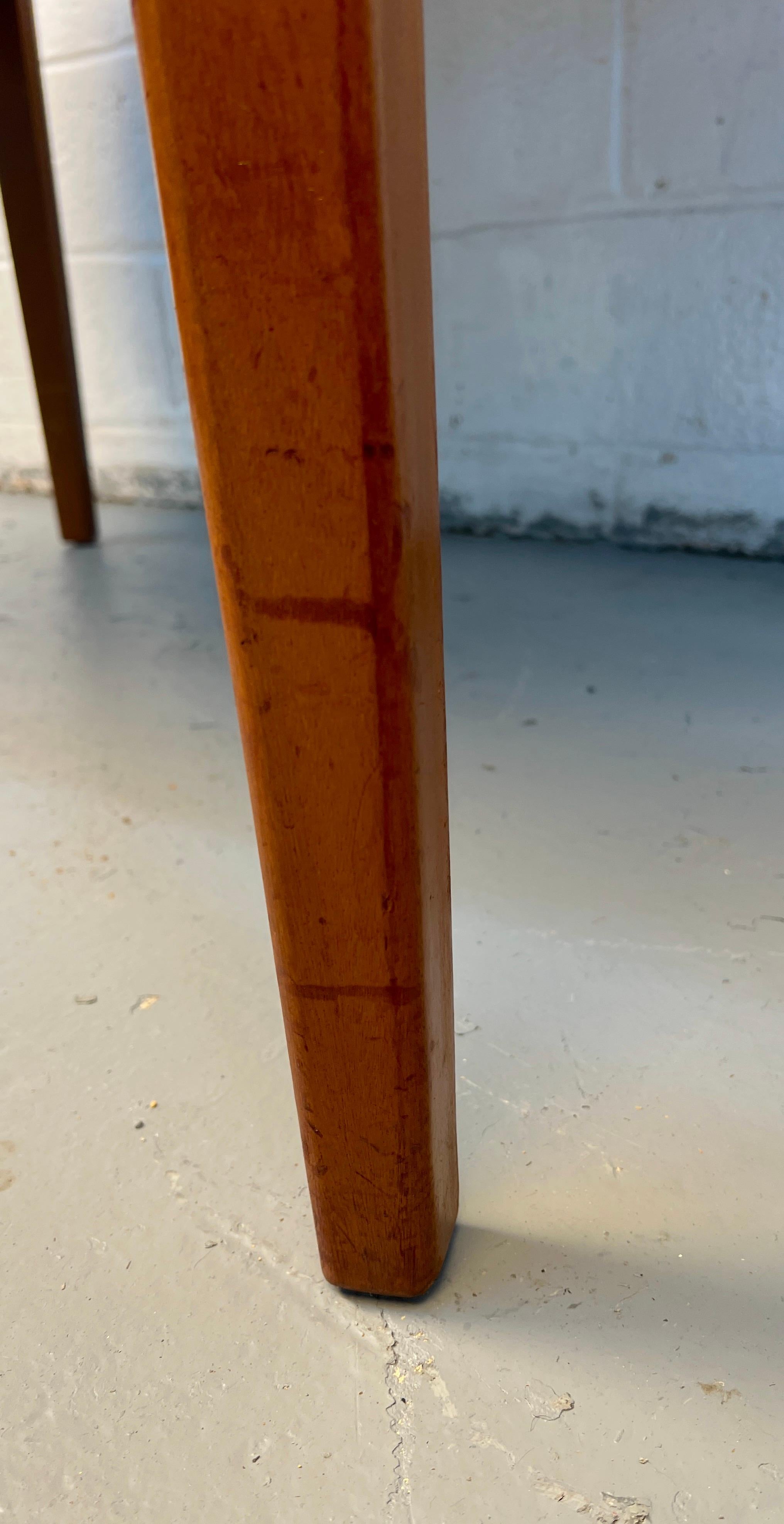 Table de salle à manger danoise moderne du milieu du siècle, en teck, à abattant escamotable en vente 7