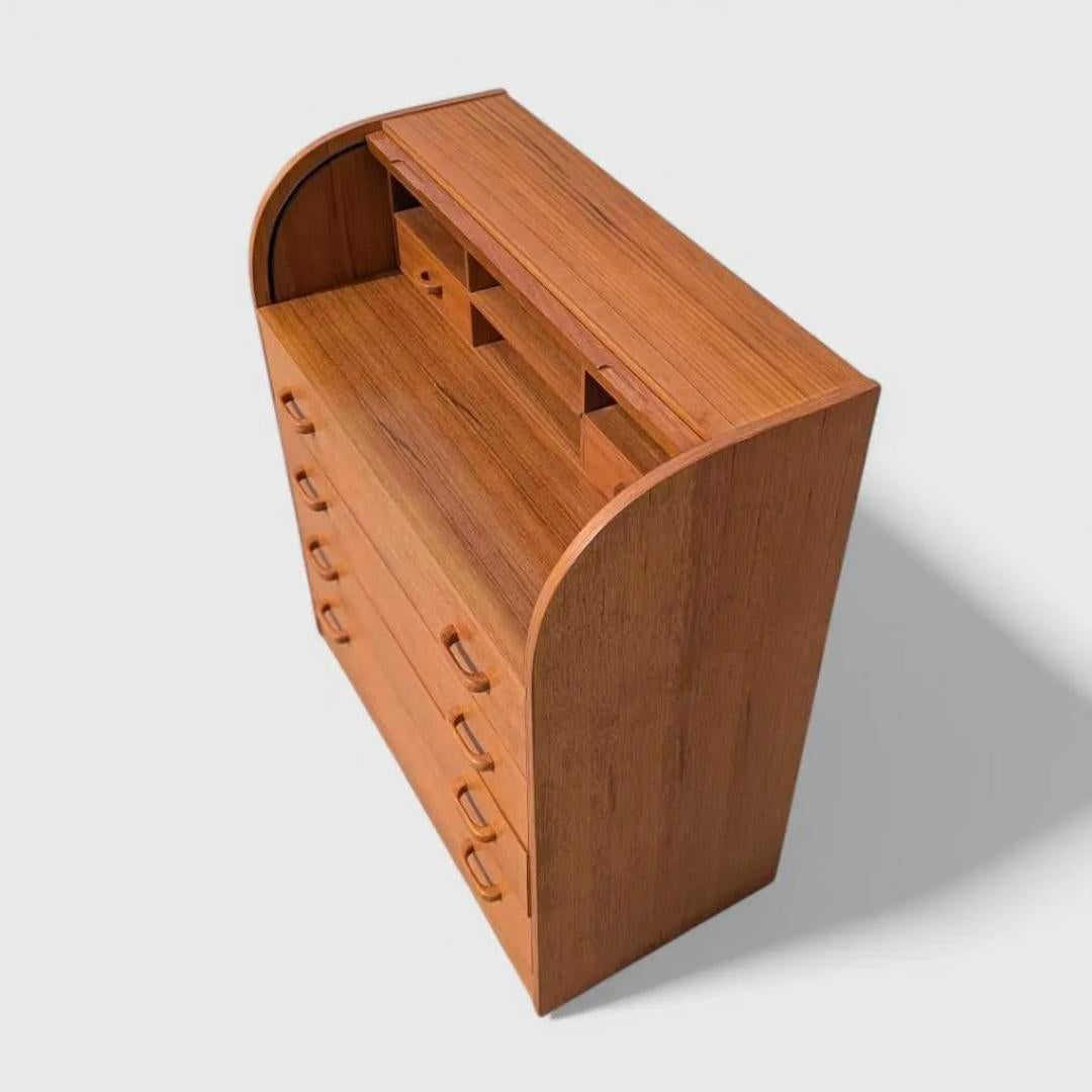 Falegnameria Scrivania in teak danese di metà secolo moderno Rolle, cassettiera, anni '70 in vendita