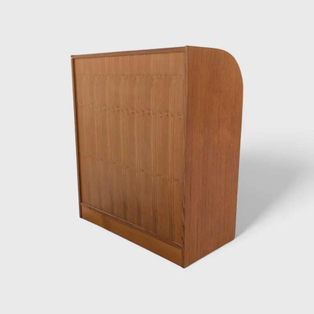 XX secolo Scrivania in teak danese di metà secolo moderno Rolle, cassettiera, anni '70 in vendita