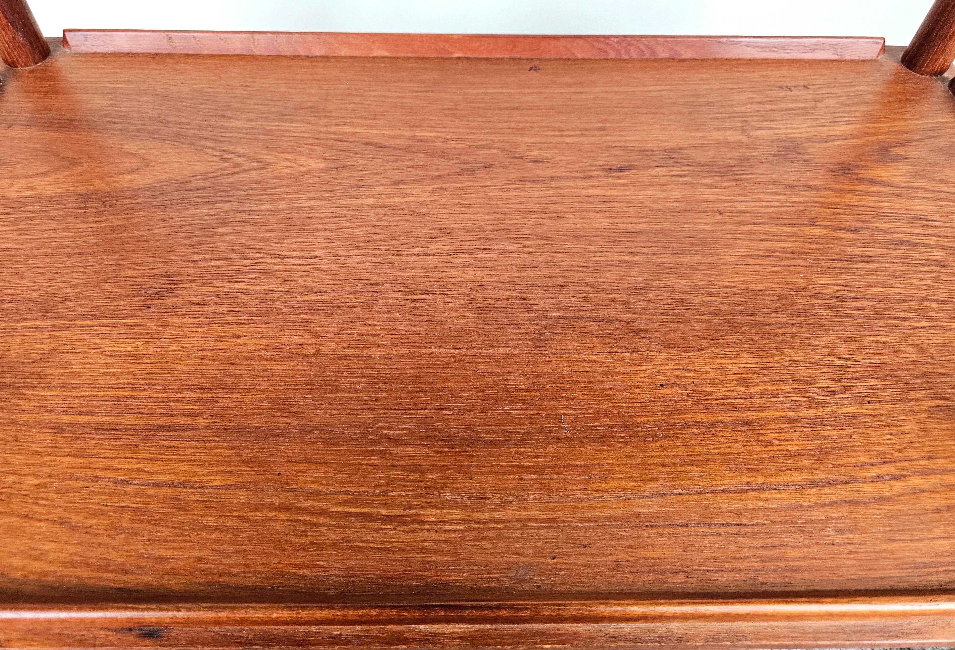 Mesa rodante danesa de teca de mediados de siglo Carrito de bar según Poul Hundevad en venta 4