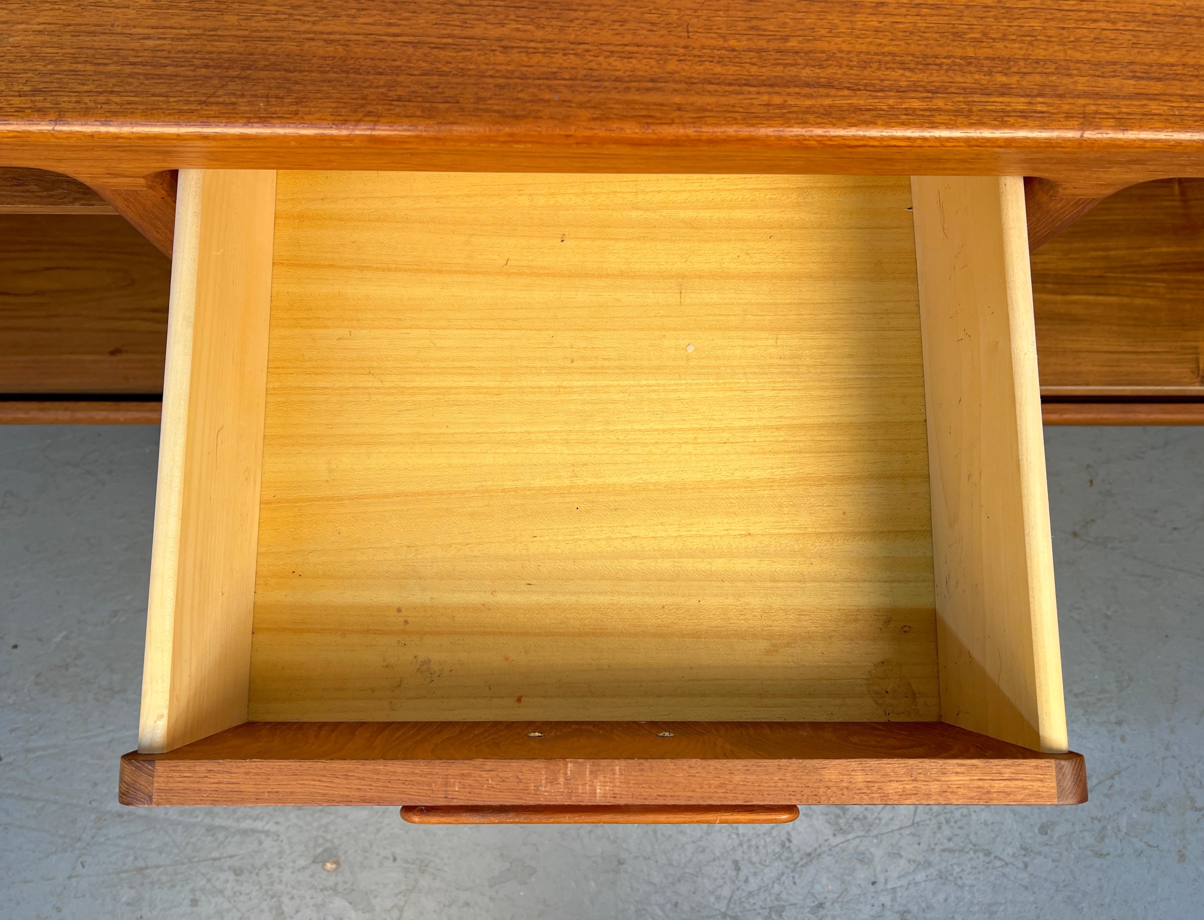 Server in teak danese moderno di metà secolo in vendita 5