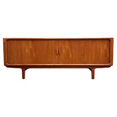 Dänisches Teakholz-Sideboard mit Tambourtüren von Dyrlund, Dänemark, Mid-Century Modern