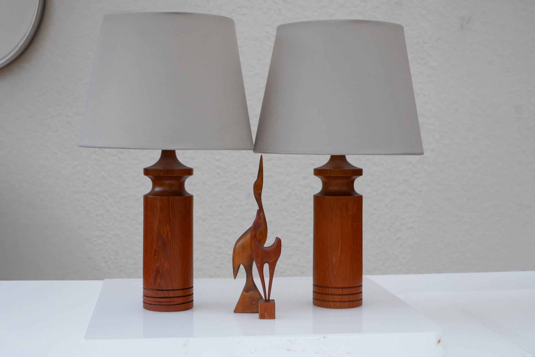 The Moderns Scandinavian vintage Teak table lamps from Denmark (lampes de table modernes en teck du Danemark) en vente 2
